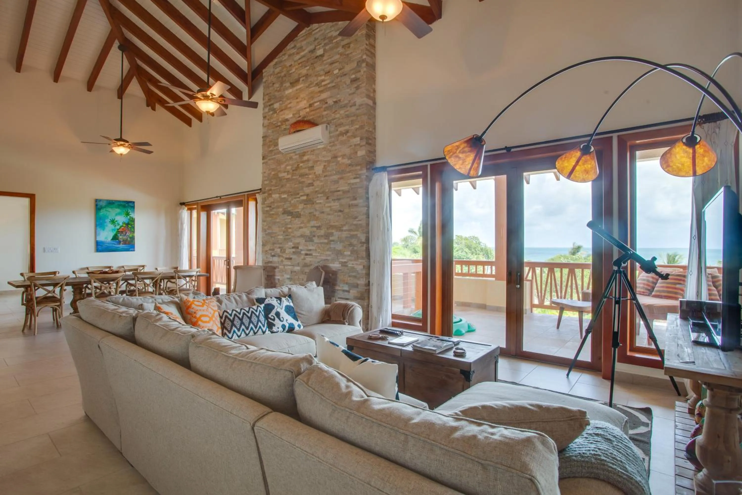 TV and multimedia in Marazul Belize