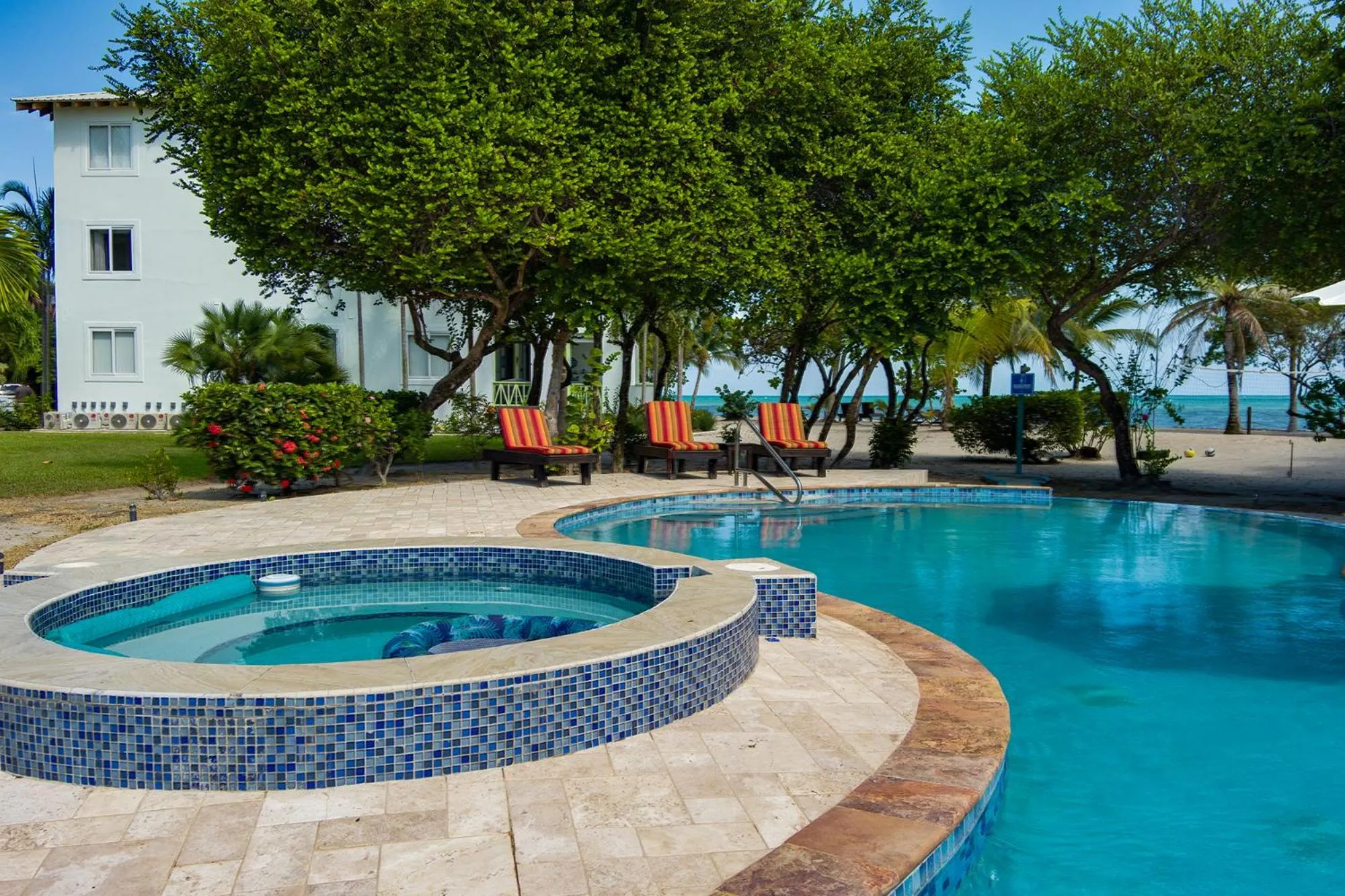 Pool view in Marazul Belize