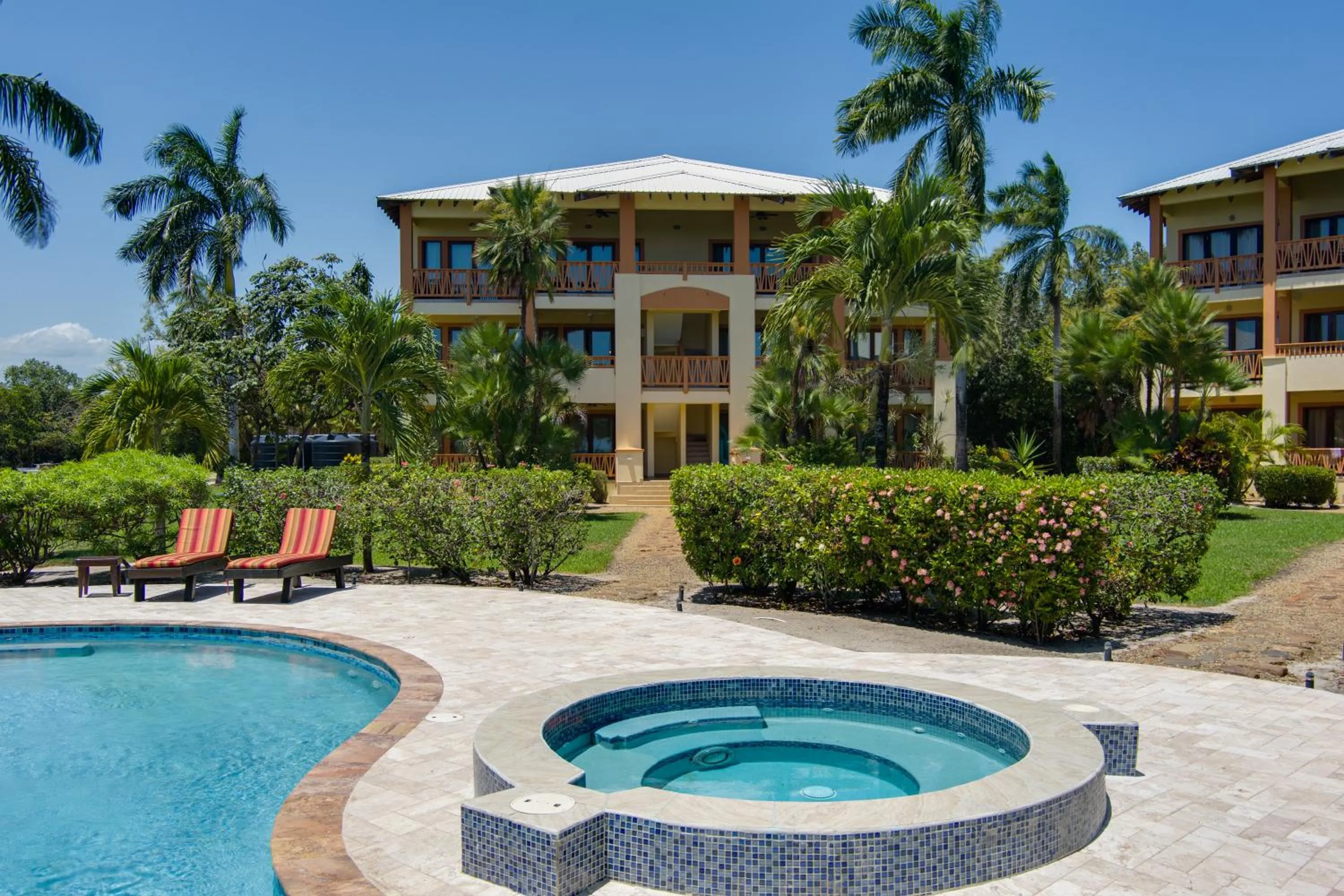 Hot Tub in Marazul Belize