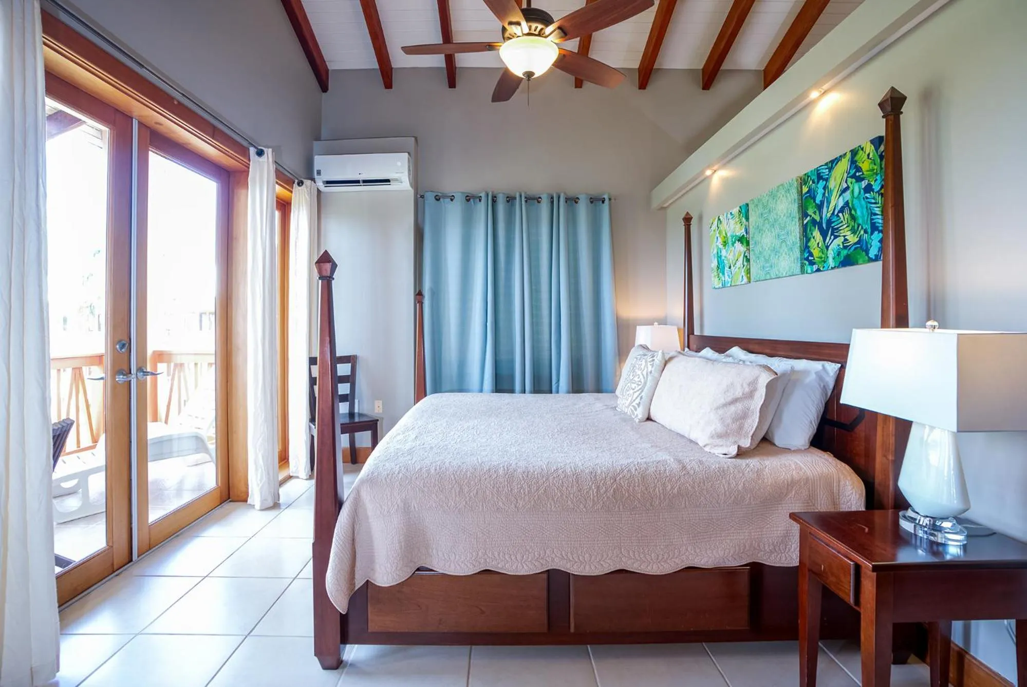 Bed in Marazul Belize