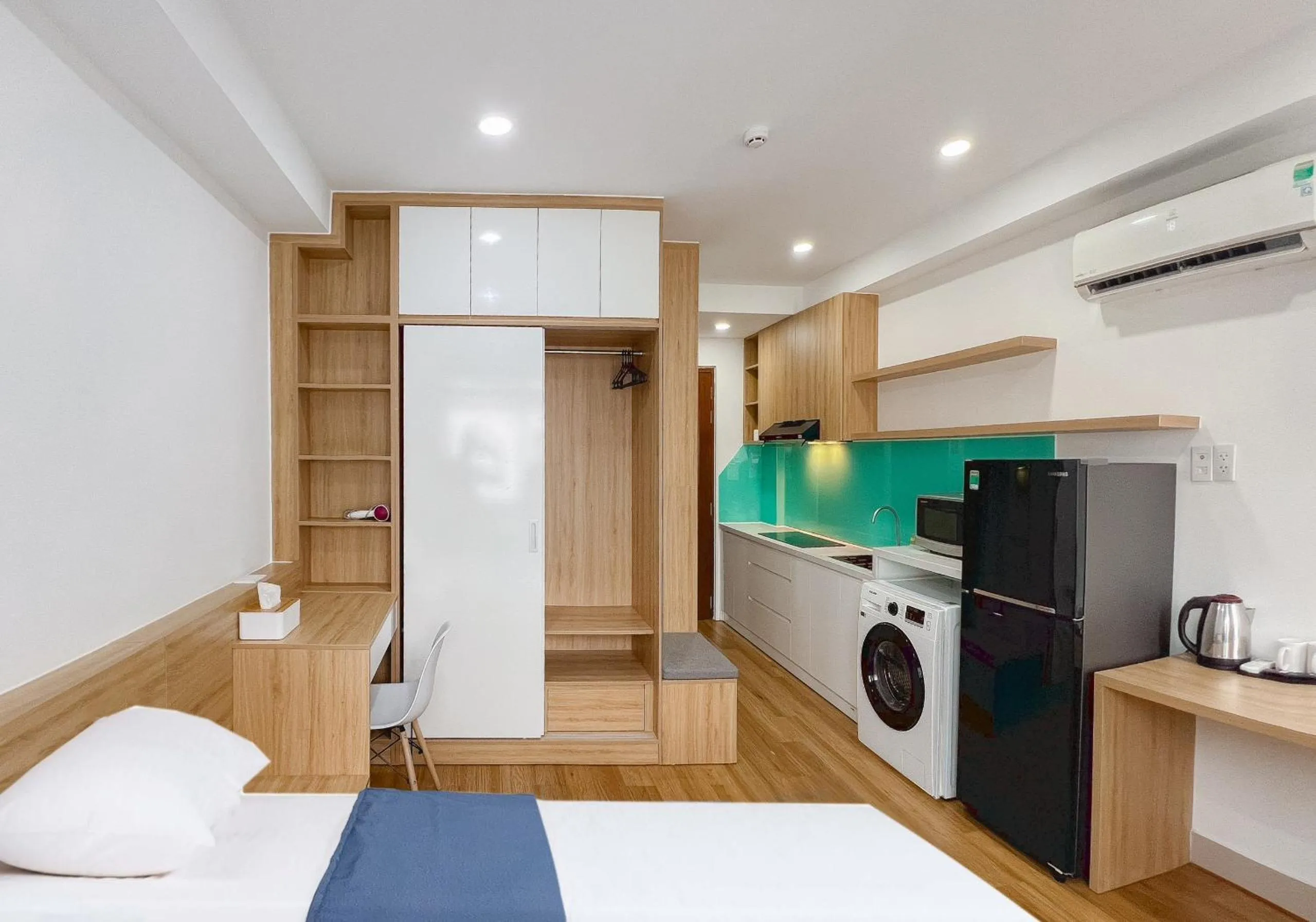 Photo of the whole room, Bed in Home Away Ky Con - Serviced Apartment