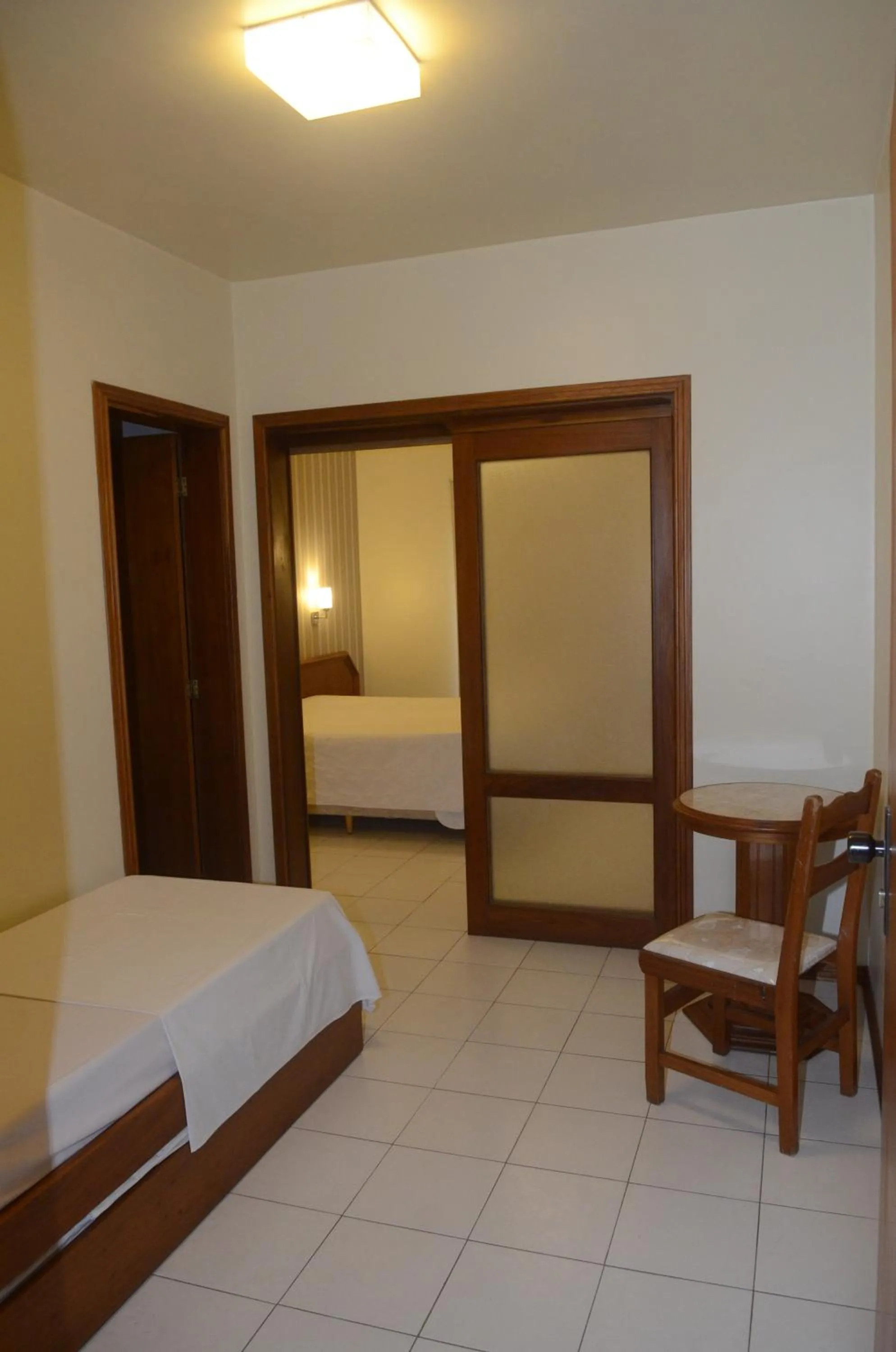 Bedroom, Bed in River Hotel