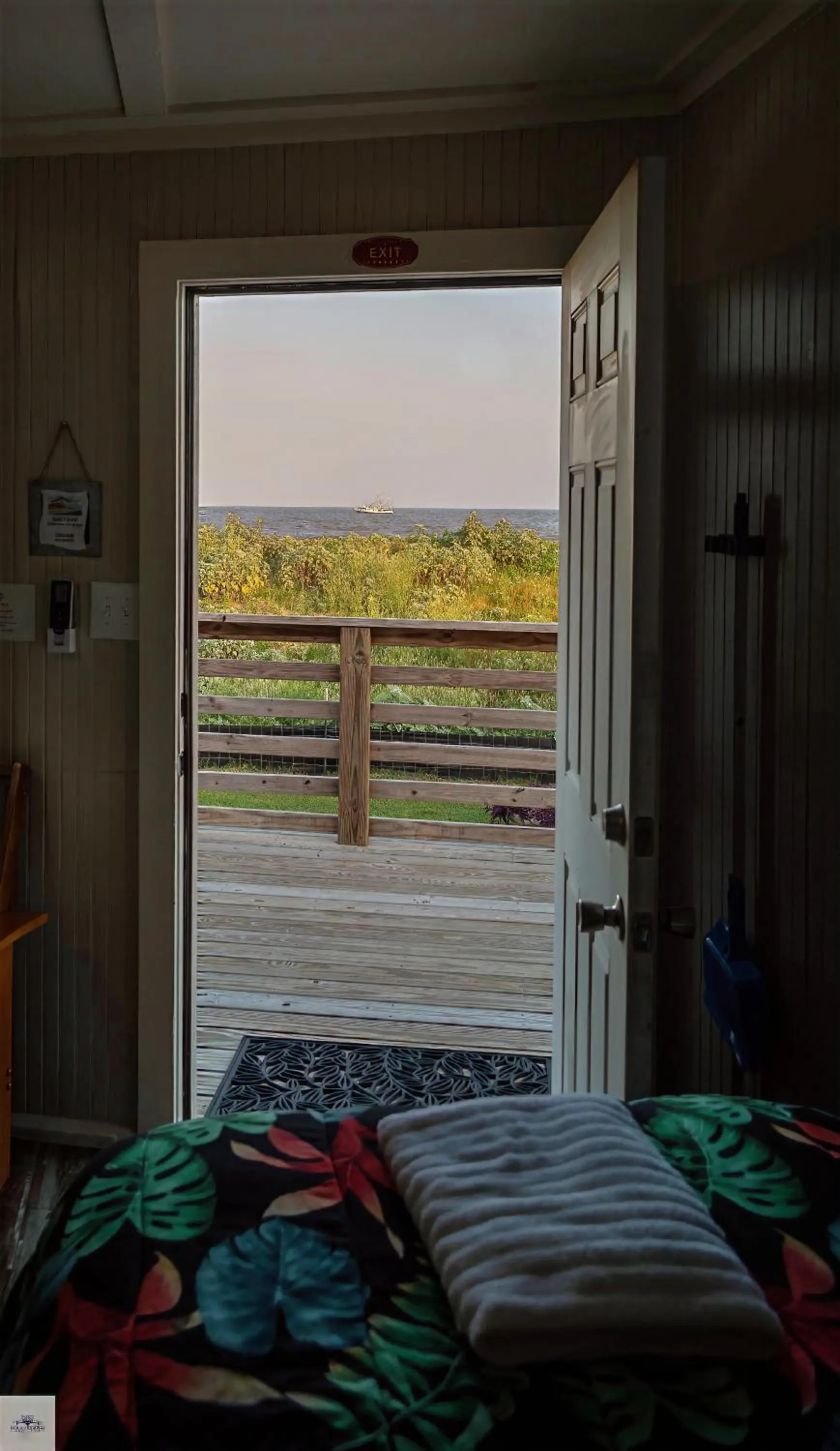 Balcony/Terrace, Bed in Blue Dolphin Inn and Cottages