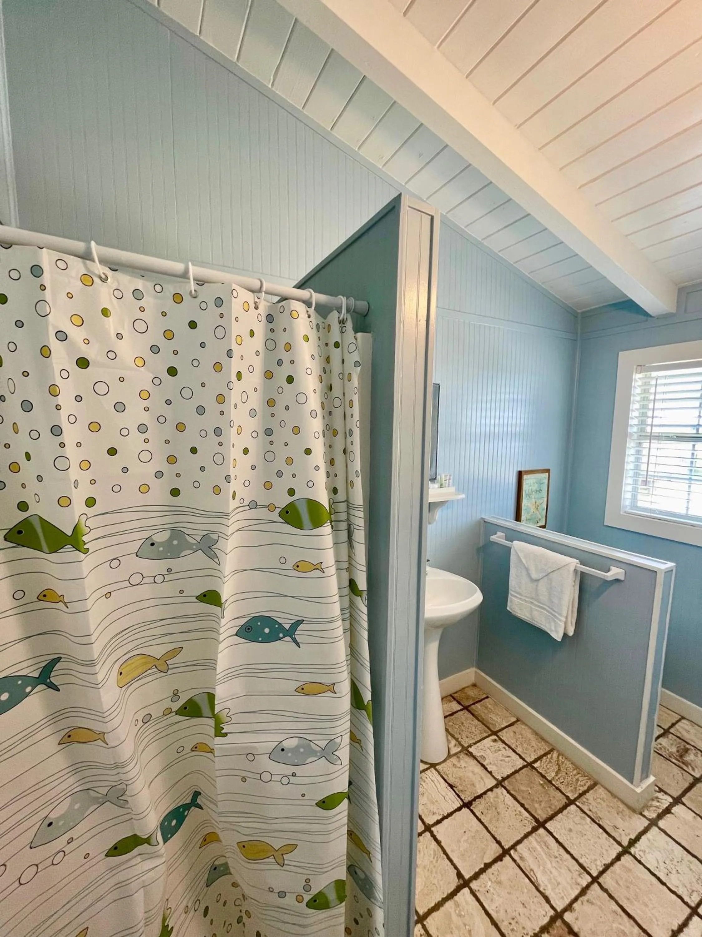 Shower in Blue Dolphin Inn and Cottages