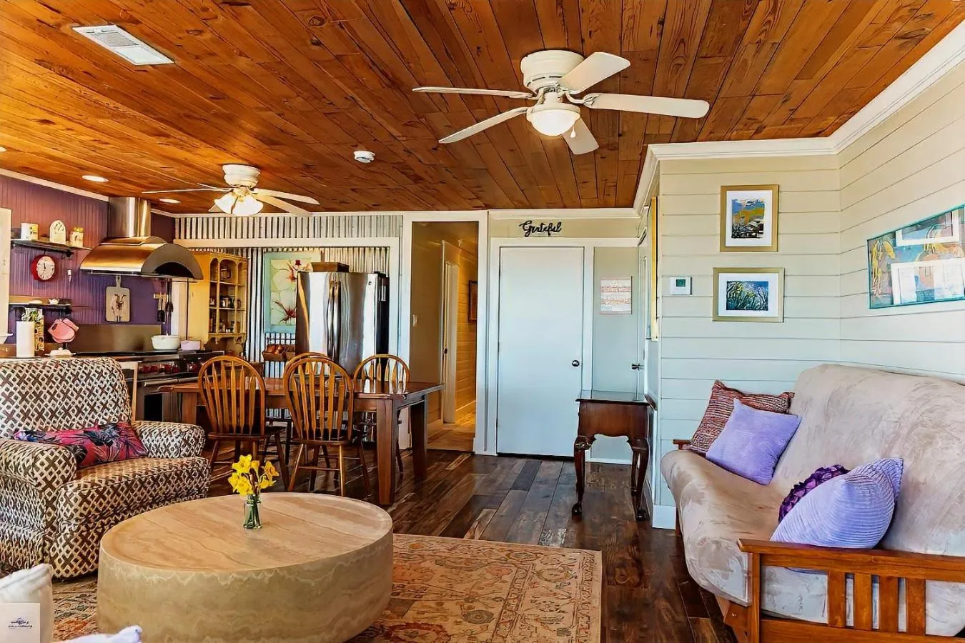 Living room in Blue Dolphin Inn and Cottages