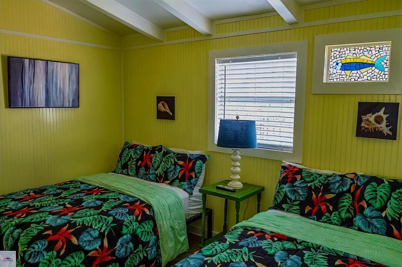 Bedroom, Bed in Blue Dolphin Inn and Cottages