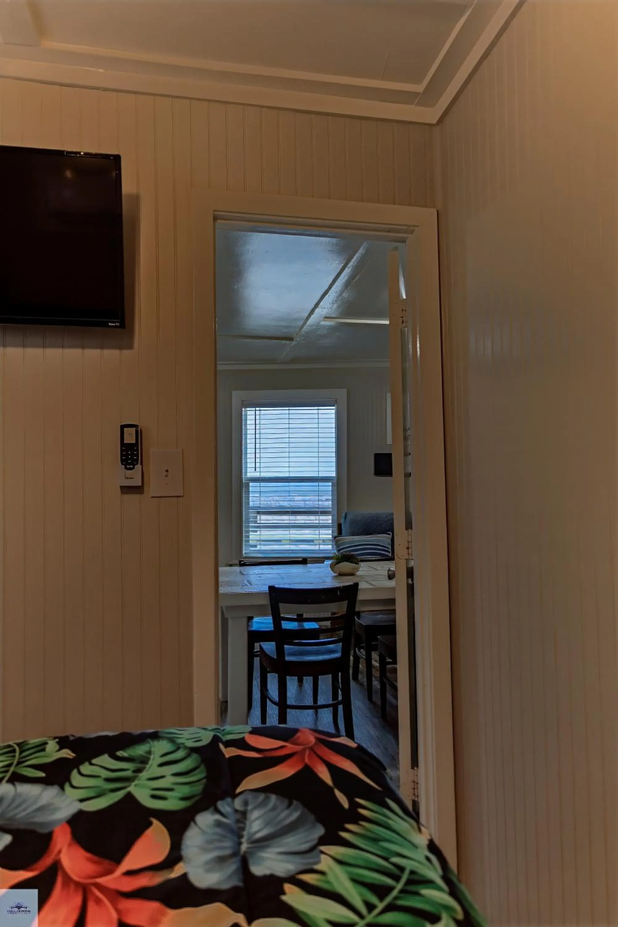 Bedroom, Bed in Blue Dolphin Inn and Cottages