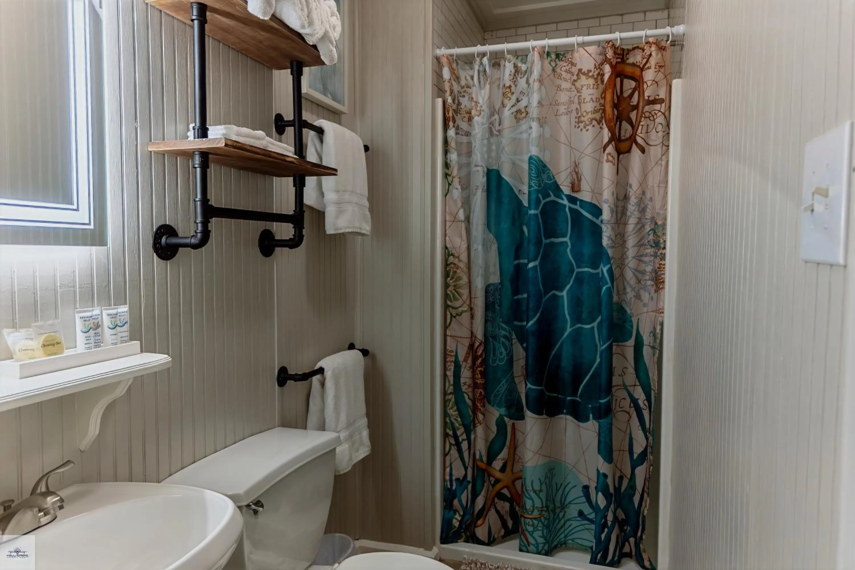 Shower in Blue Dolphin Inn and Cottages