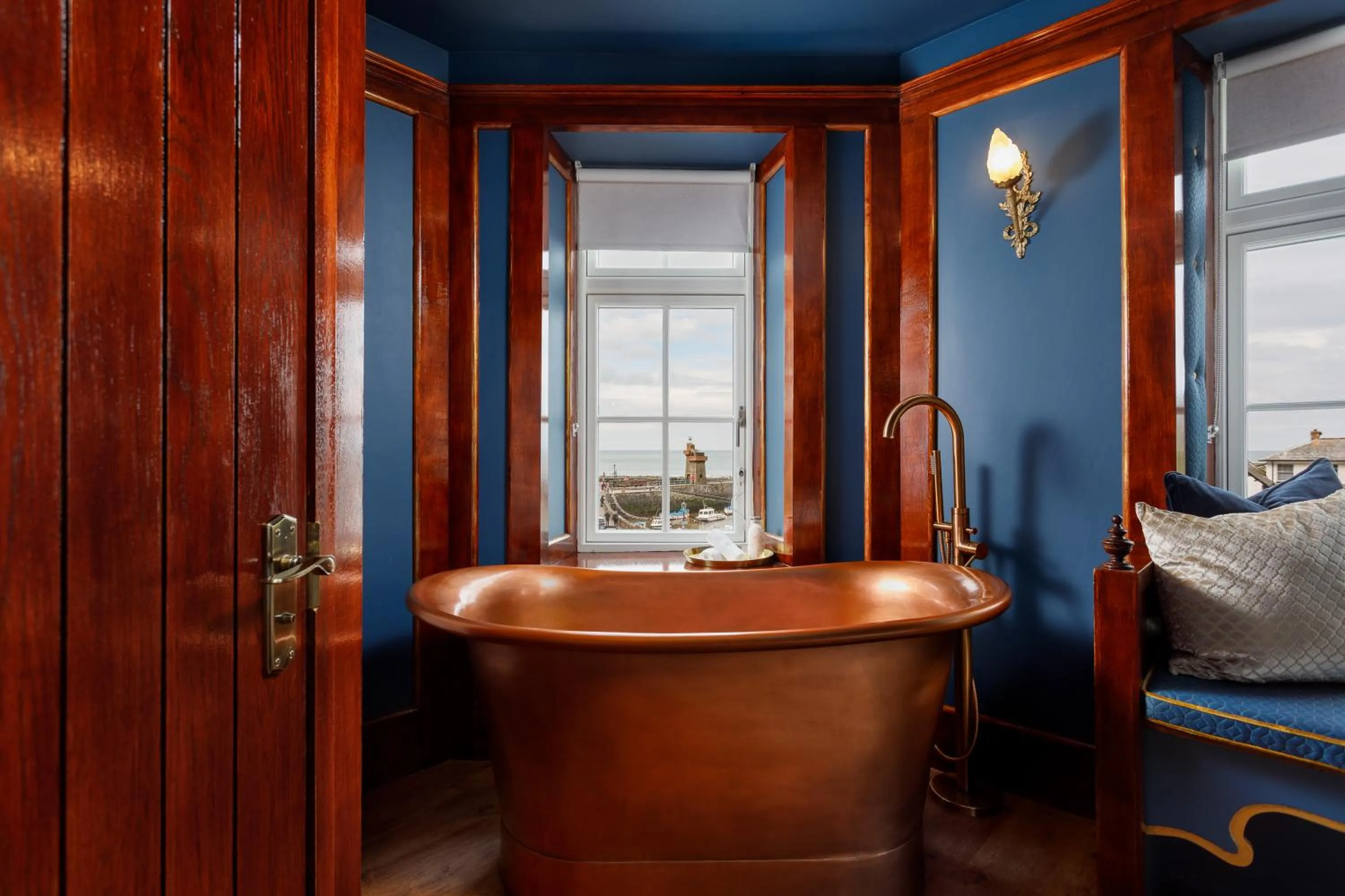 Sea view, Bed in The Bath Hotel