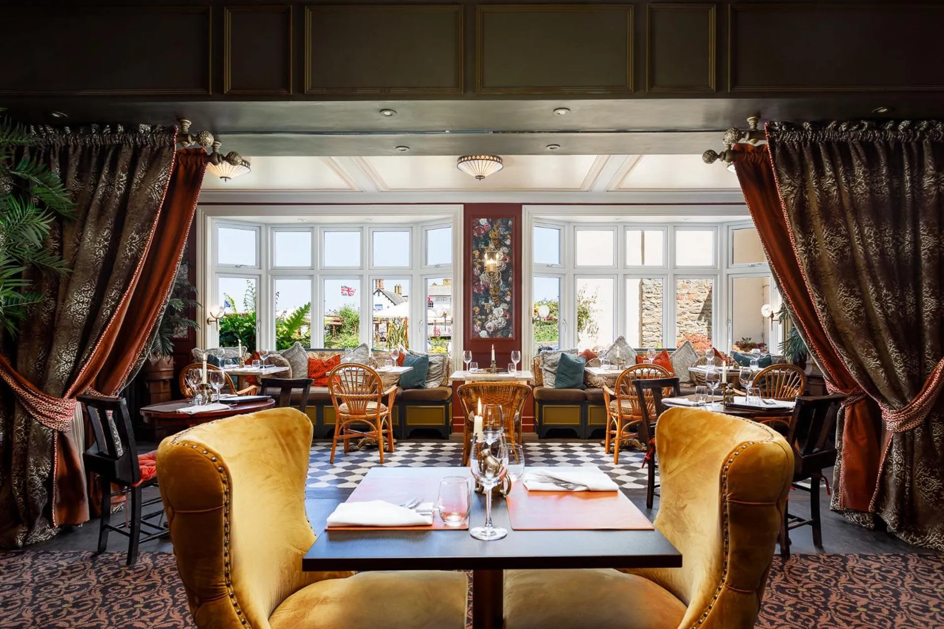 Restaurant/places to eat in The Bath Hotel