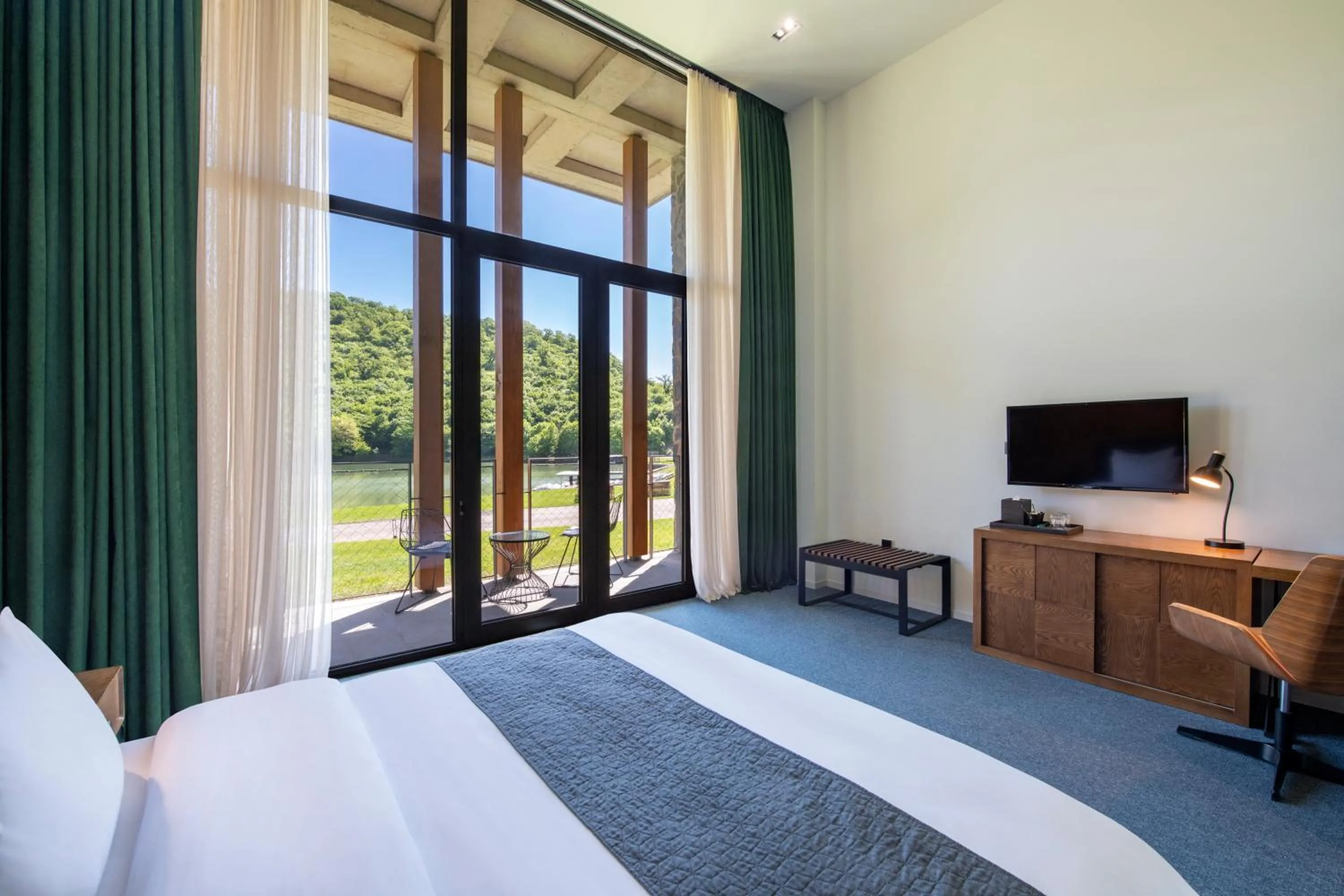 Lake view, Bed in Kvareli Lake Resort
