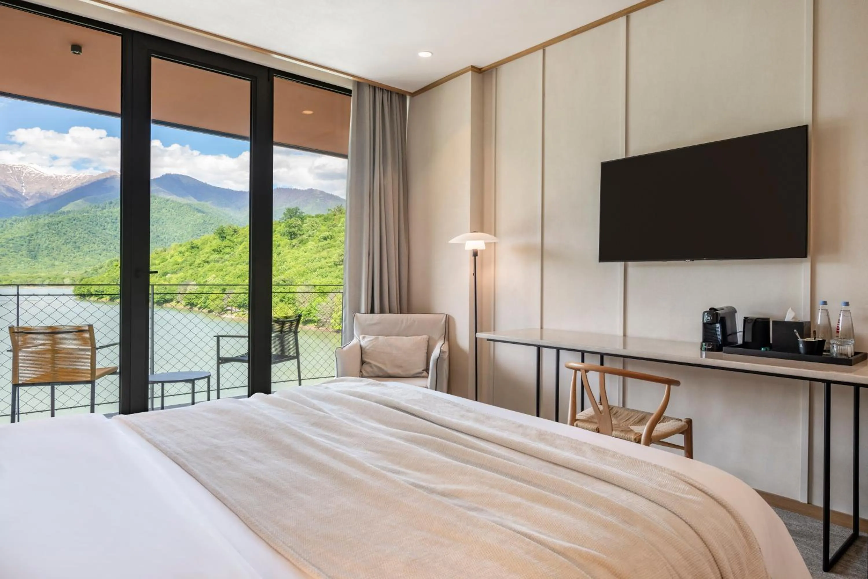 Lake view, Bed in Kvareli Lake Resort