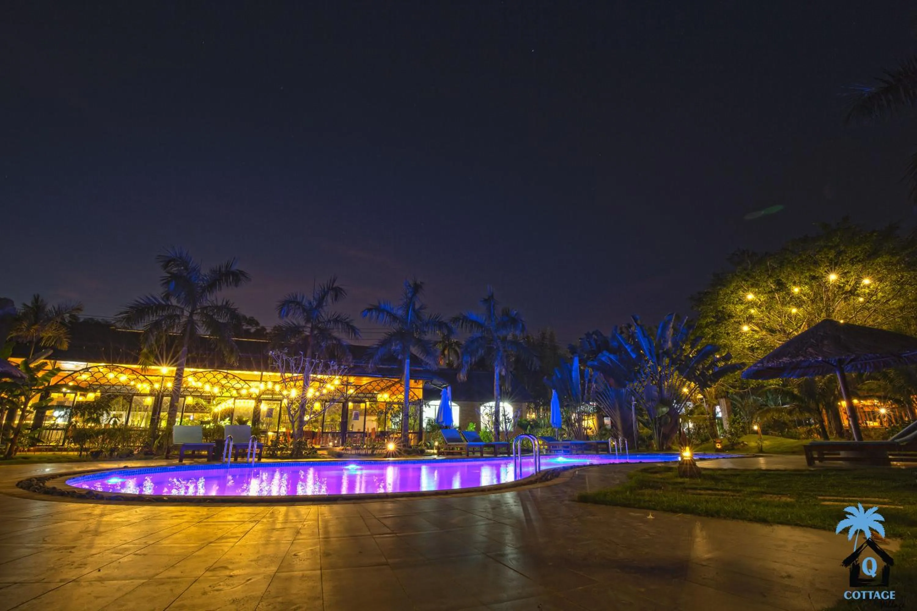 Swimming pool in Cottage Village