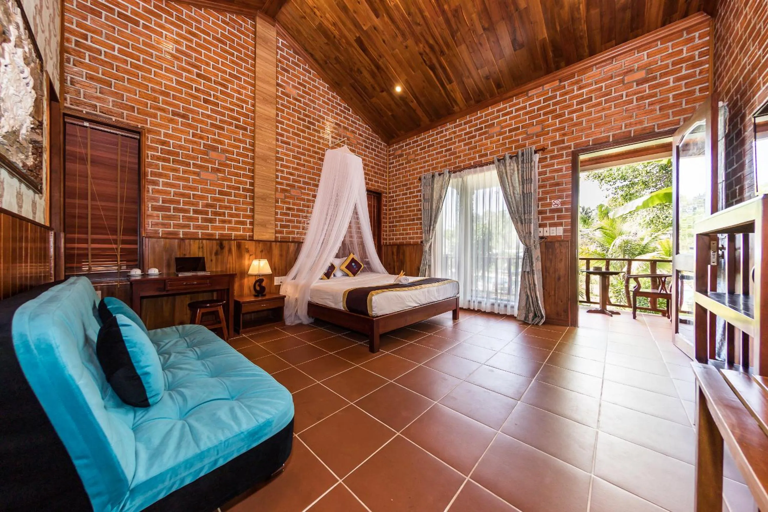 Photo of the whole room in Cottage Village