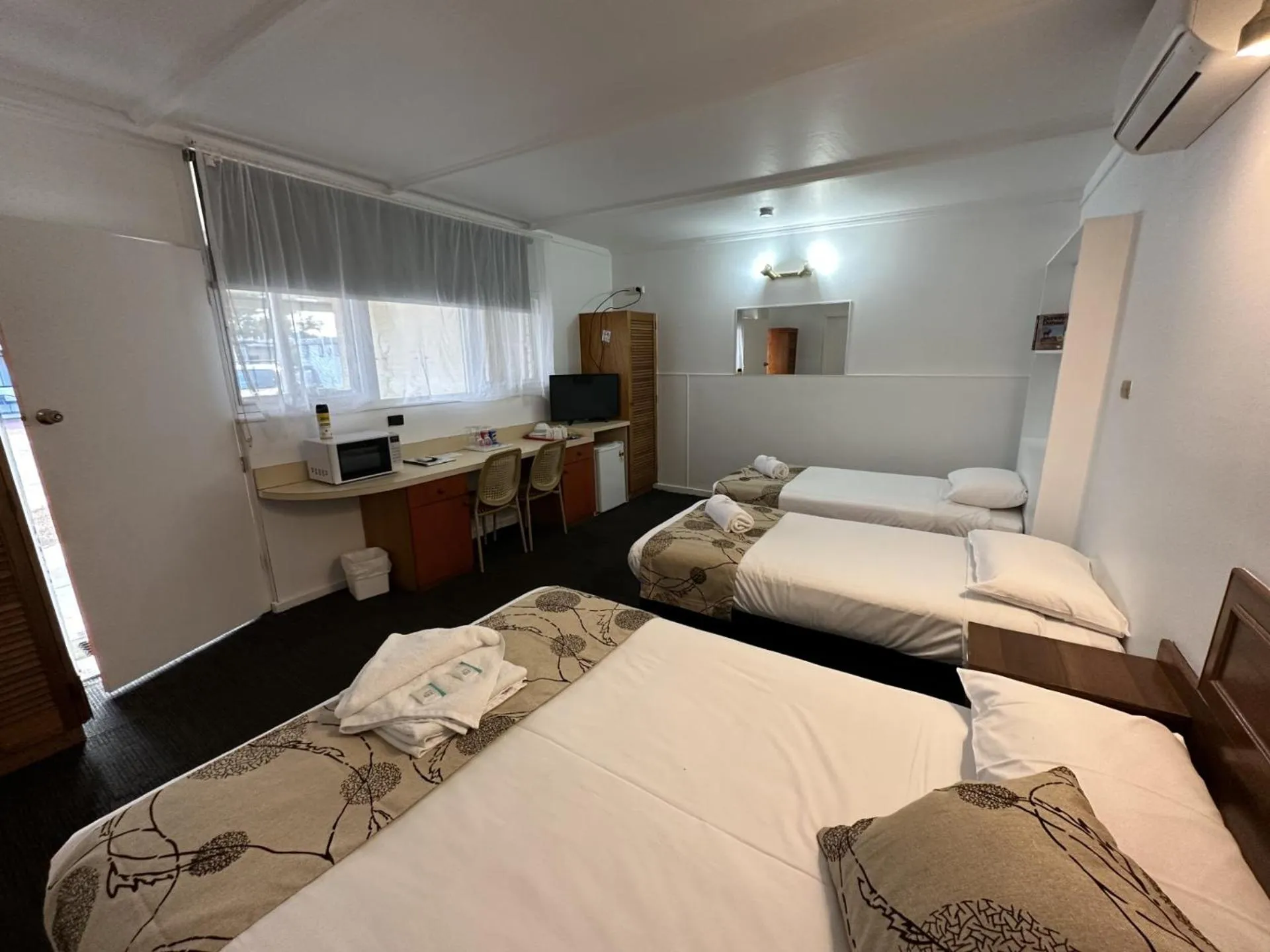 Bed in Charlton Motel