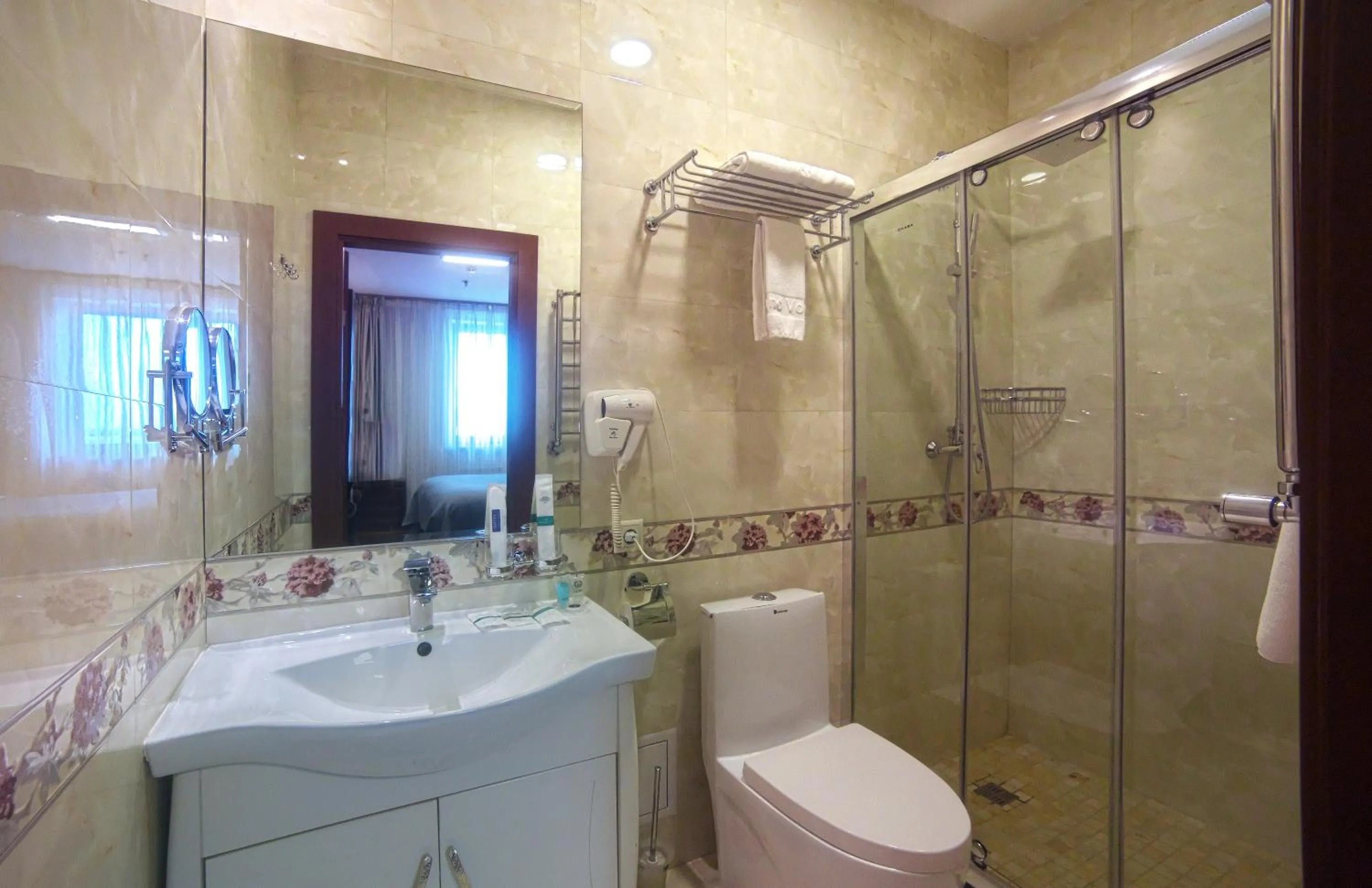 Shower in Grand Voyage Hotel