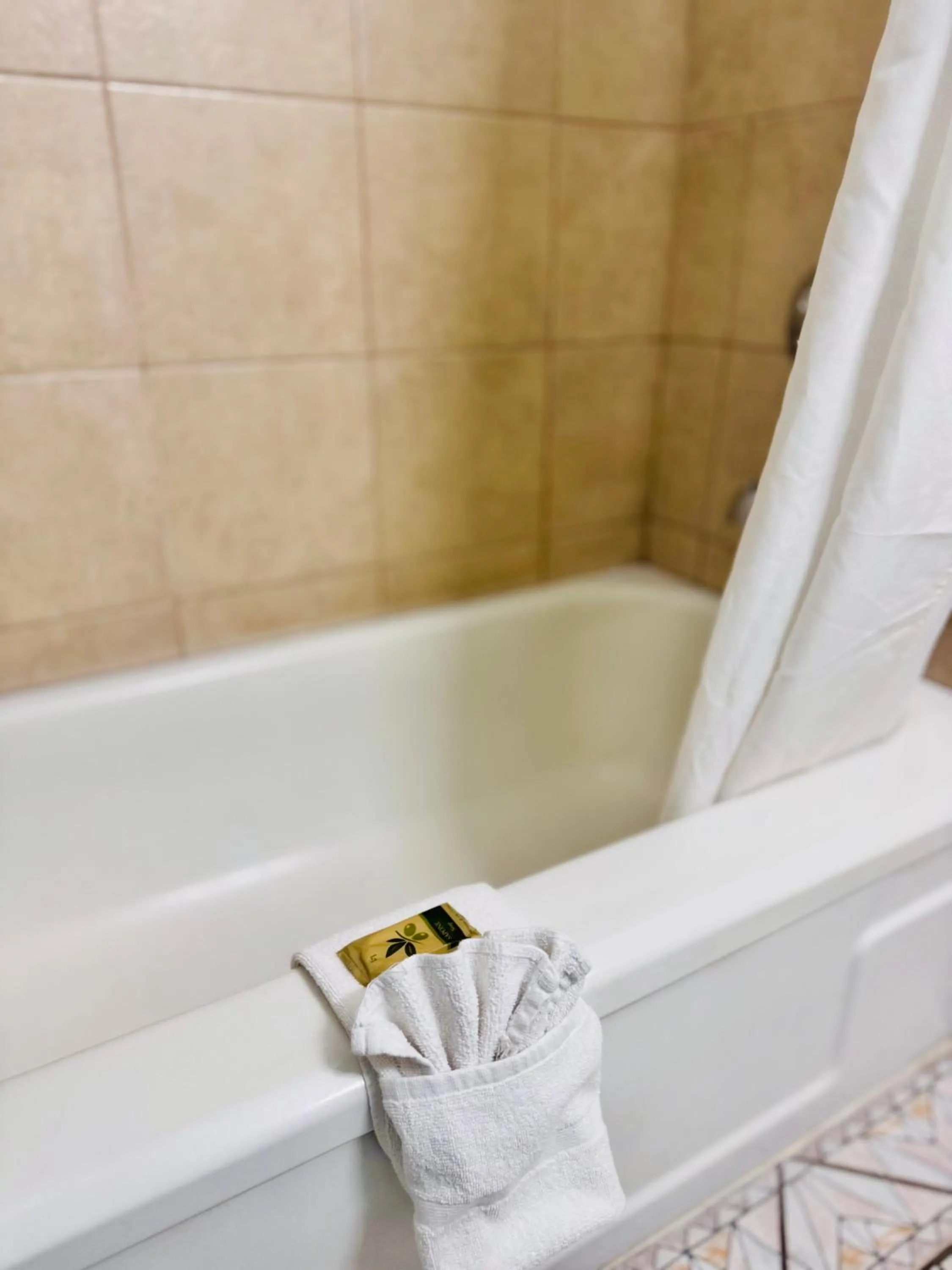 Bath in Relax Inn At Ashland