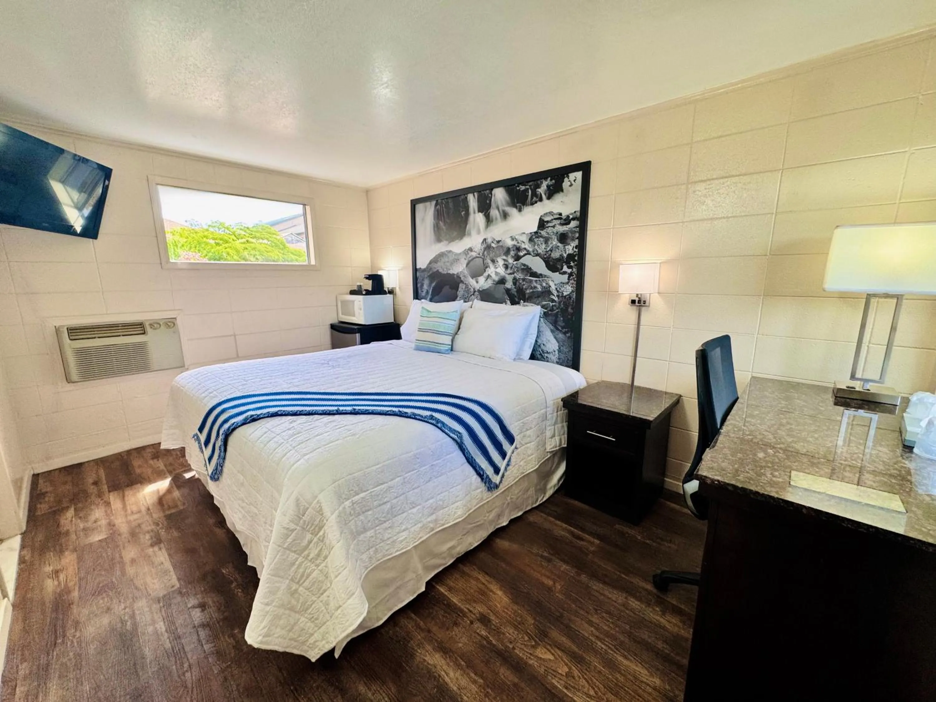 Photo of the whole room, Bed in Relax Inn At Ashland