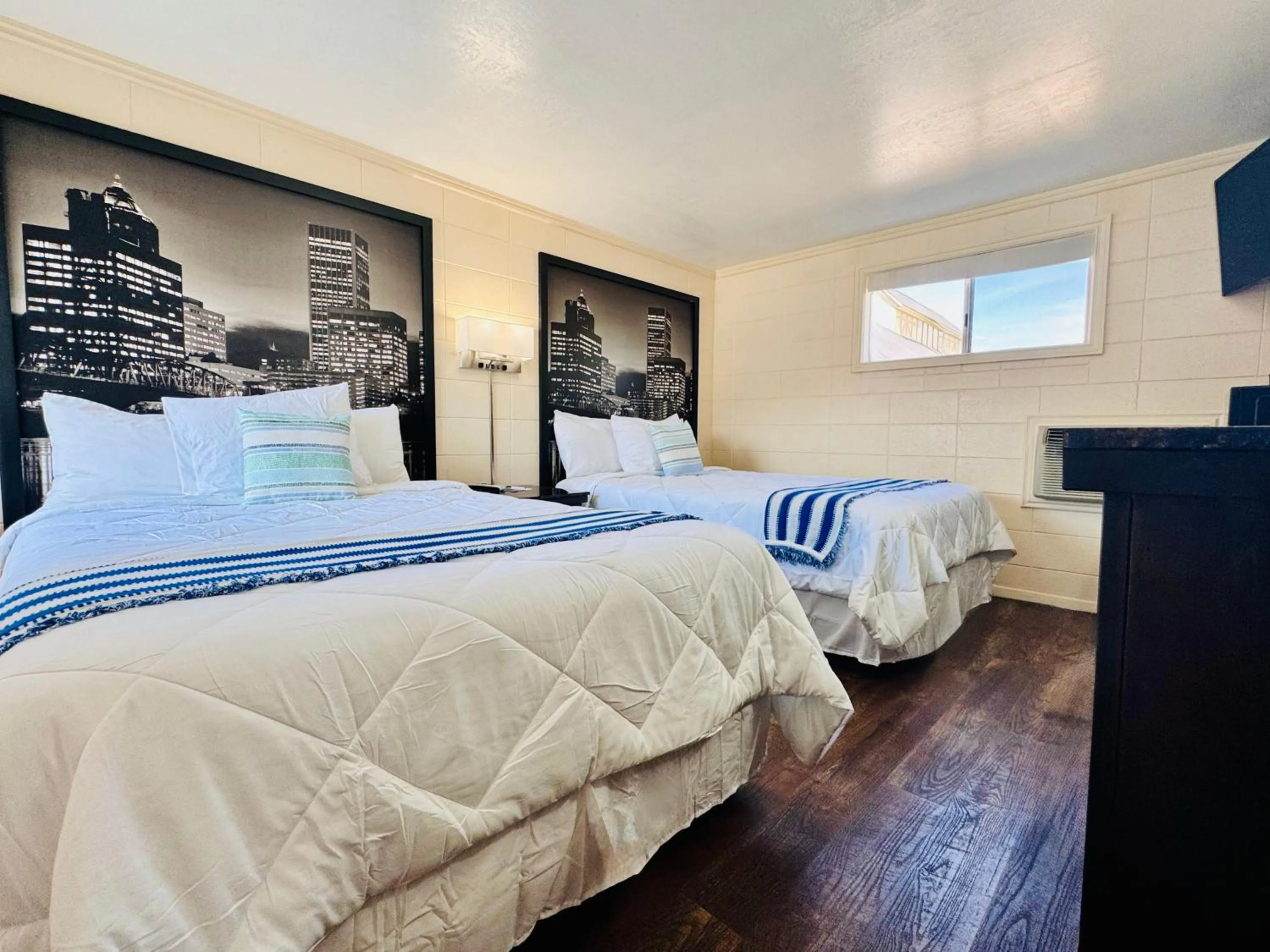 Photo of the whole room, Bed in Relax Inn At Ashland