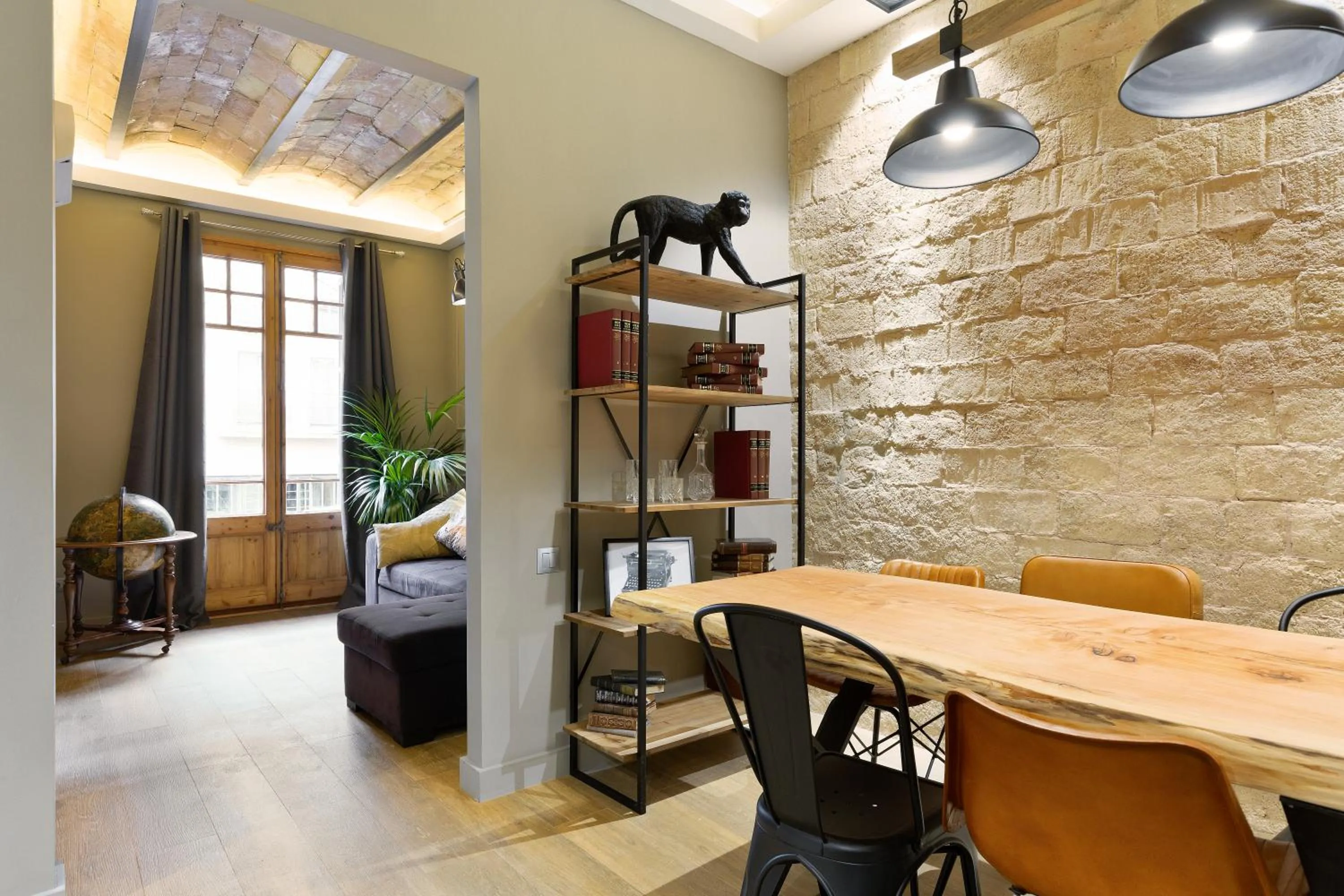 Dining area, Bed in Sagrada266 by chicStays