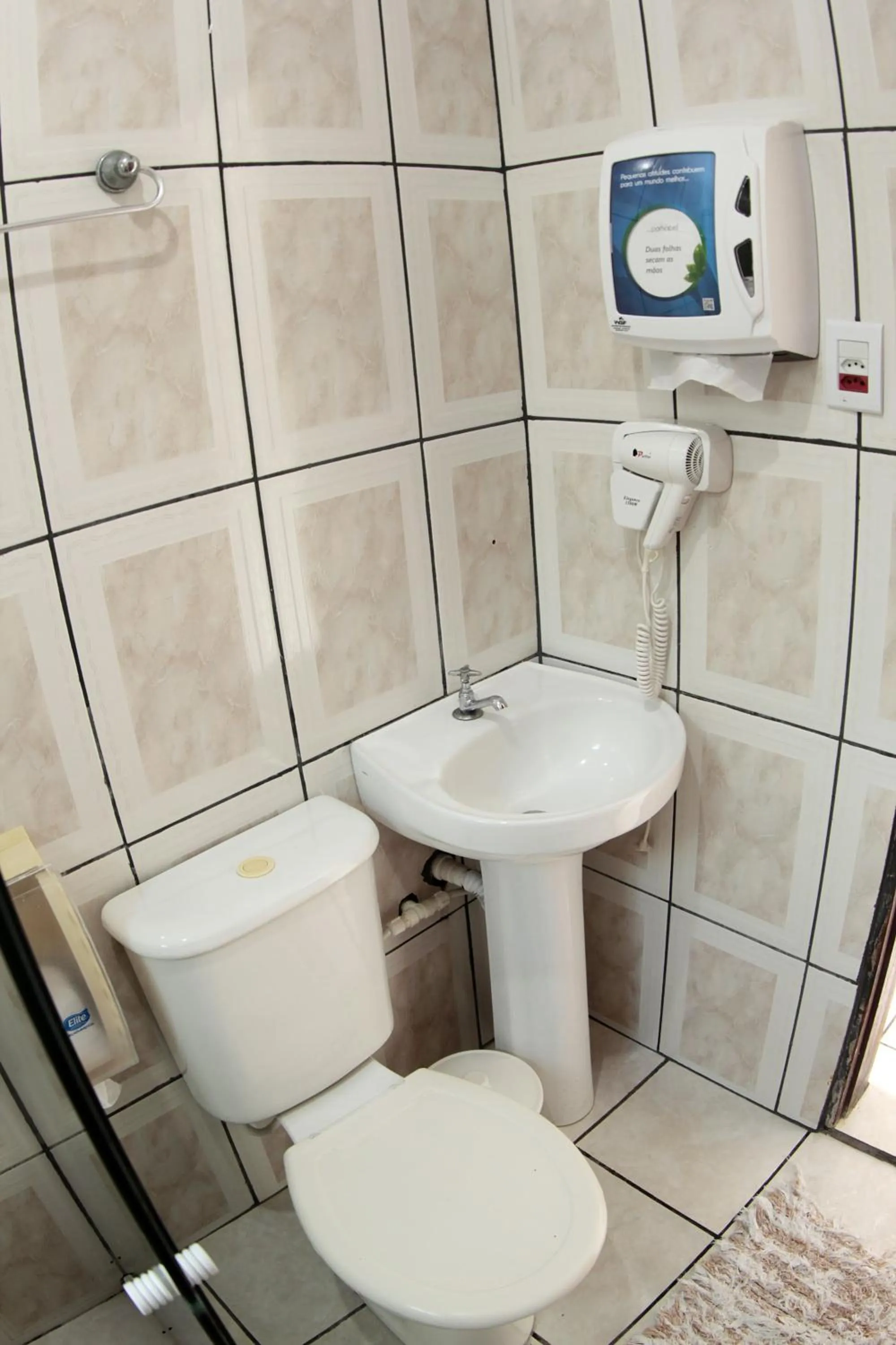 Toilet in Pousada Sol e Mar