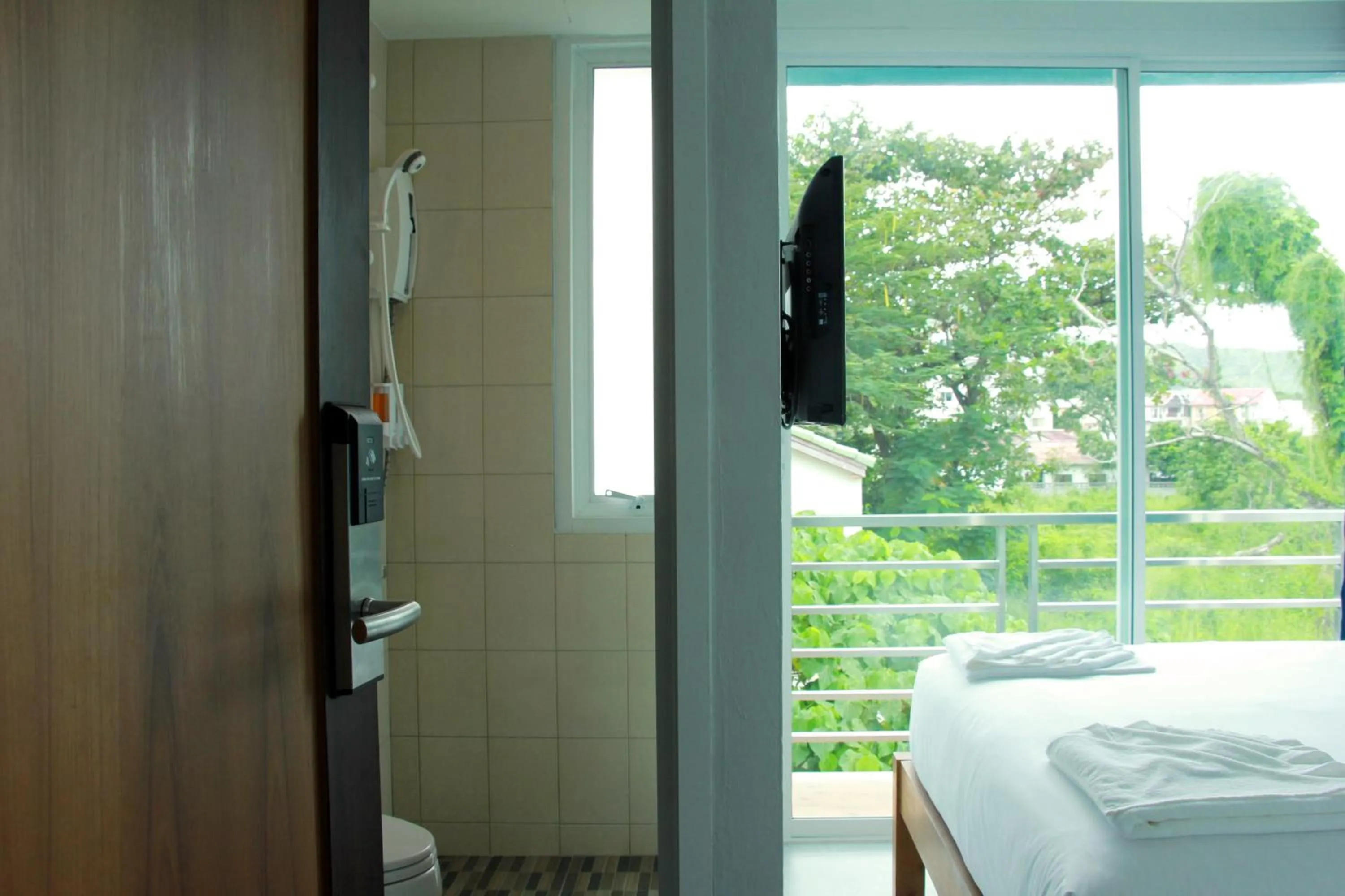 Photo of the whole room, Bed in Cheeky Monkey's Samui