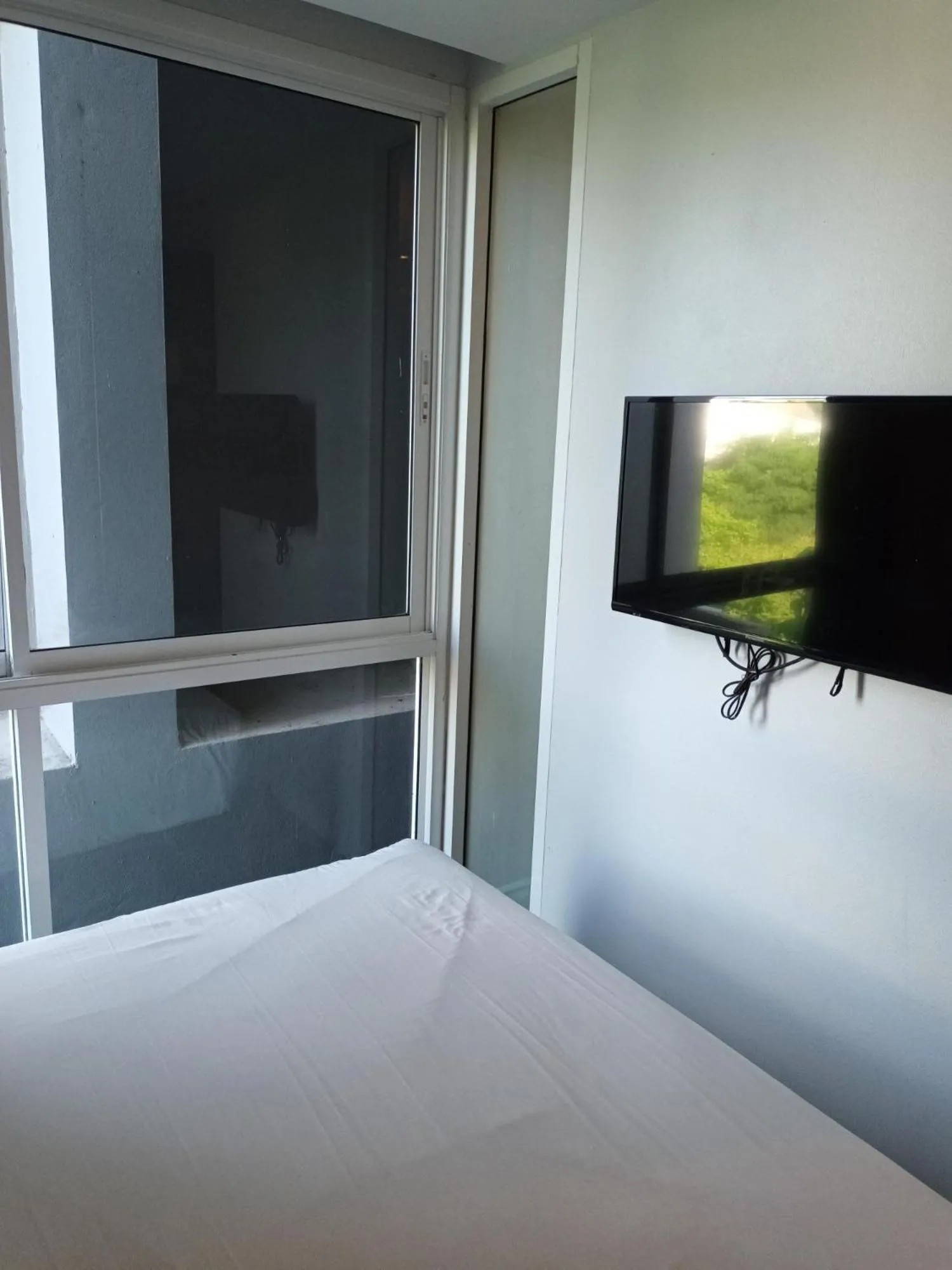 Photo of the whole room, Bed in Cheeky Monkey's Samui