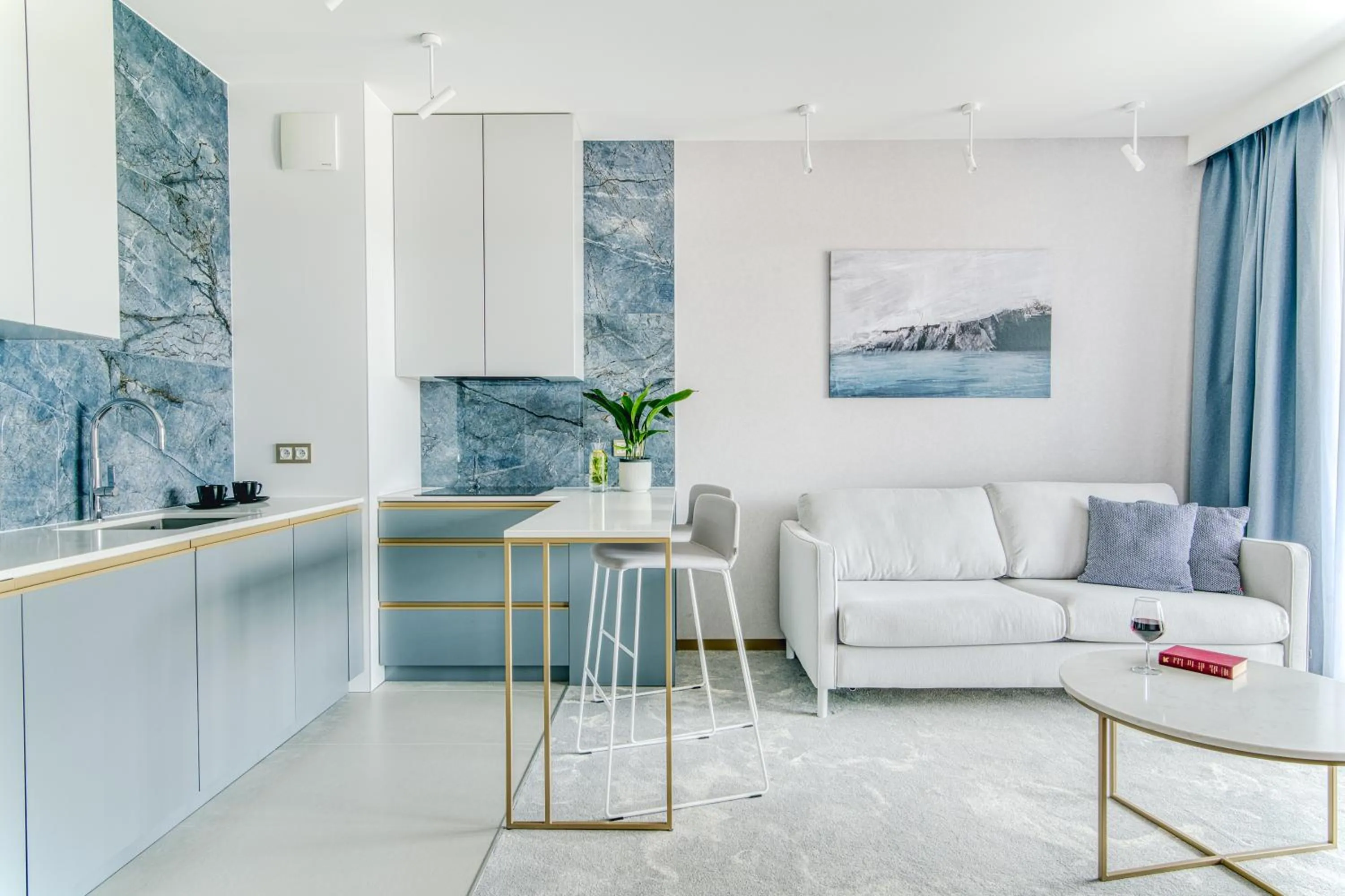 Kitchen or kitchenette in Apartamenty Premium N11 Mikołajki - Destigo Hotels