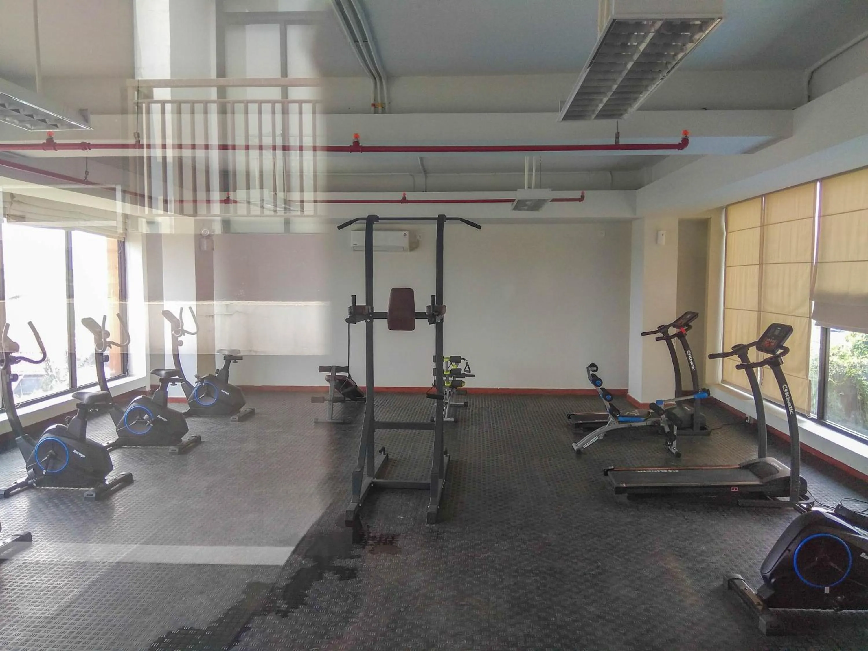 Great Deal Studio at Dave Apartment near Campus By Travelio