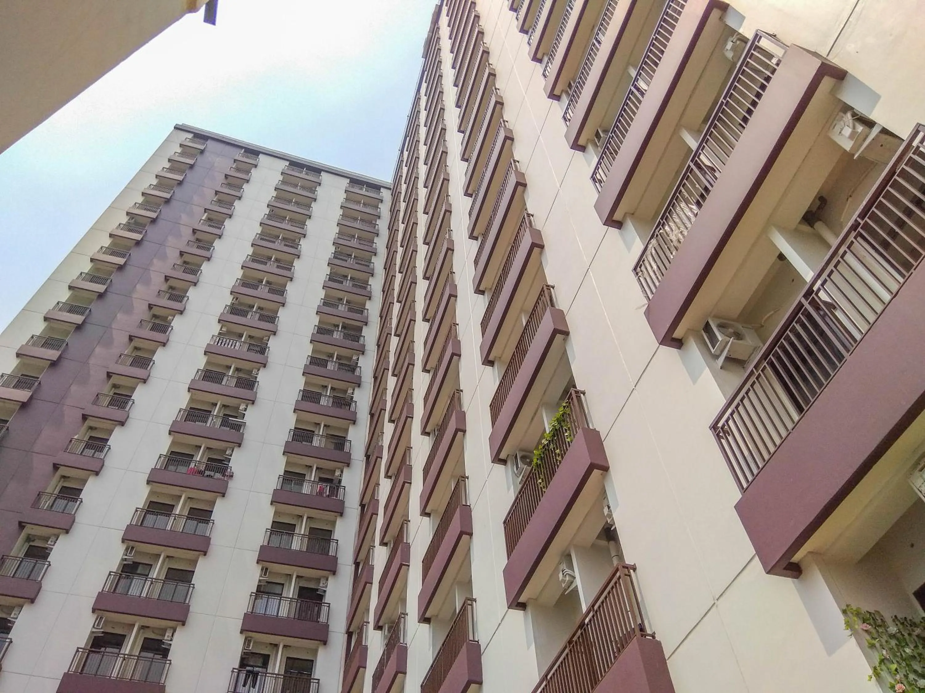 Property building in Great Deal Studio at Dave Apartment near Campus By Travelio