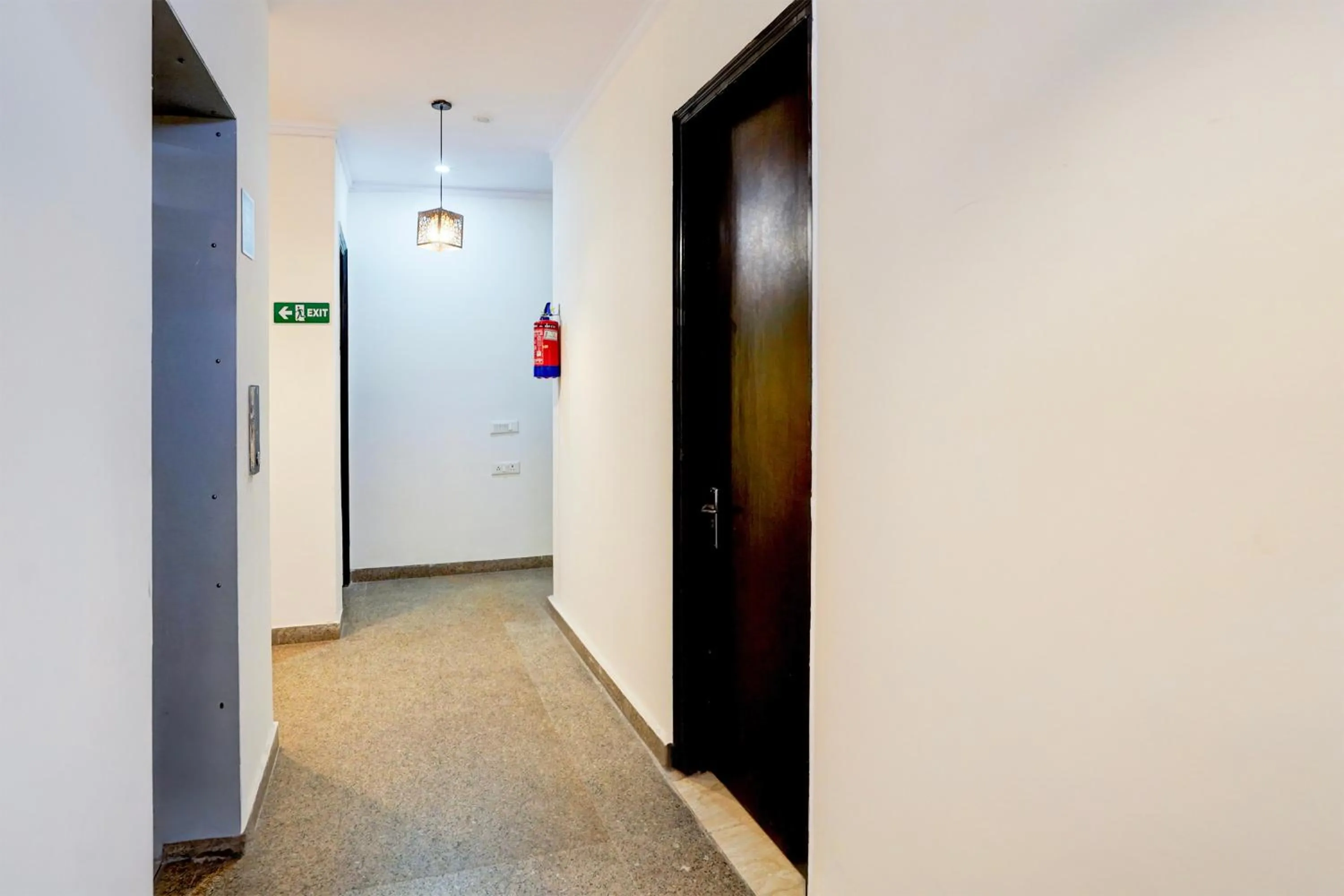 Lobby or reception in Super Townhouse Sector 53 Golf Course Road