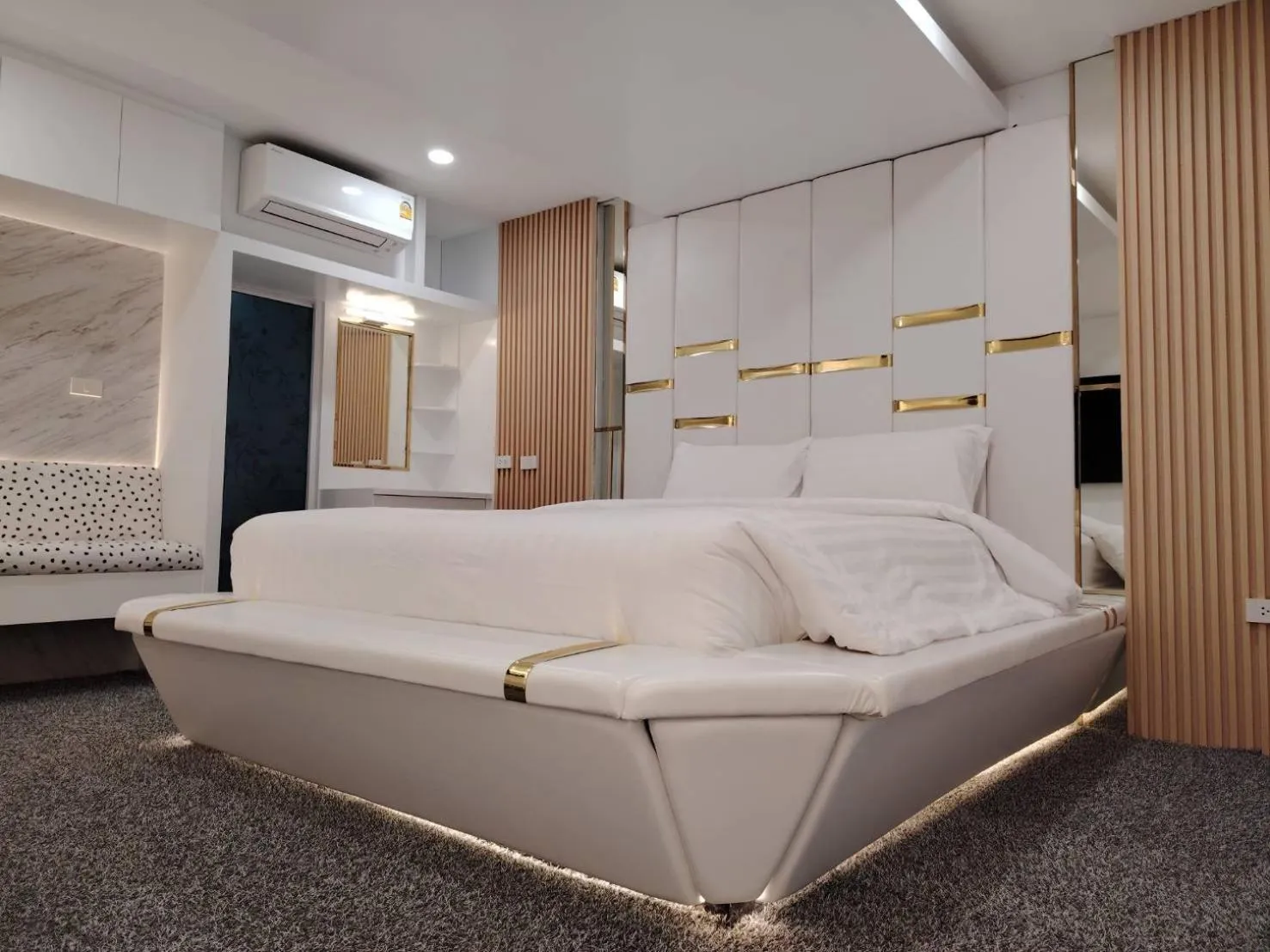 Bed in DEBUA White House