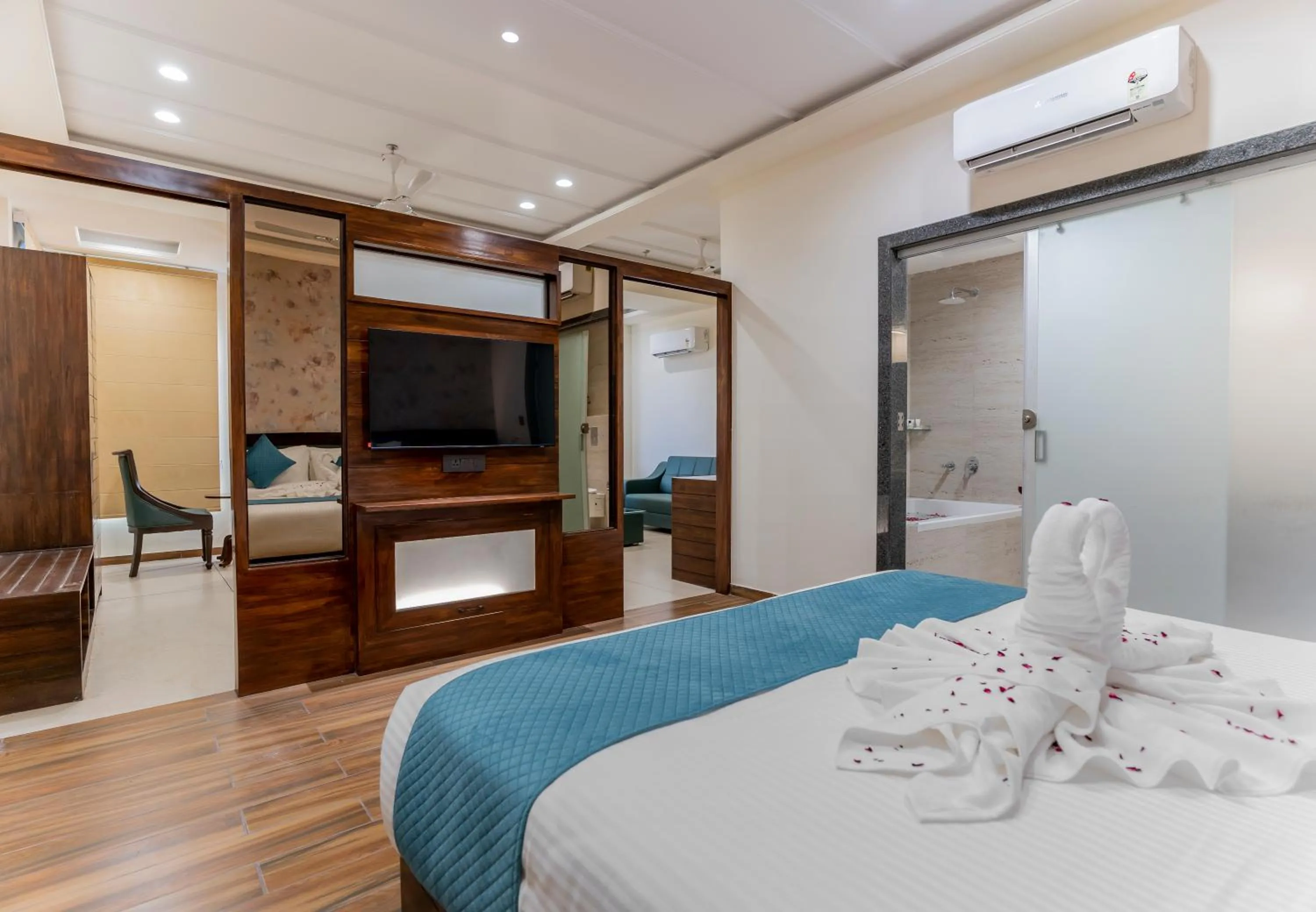 Bed in The Belita Hotel & Spa