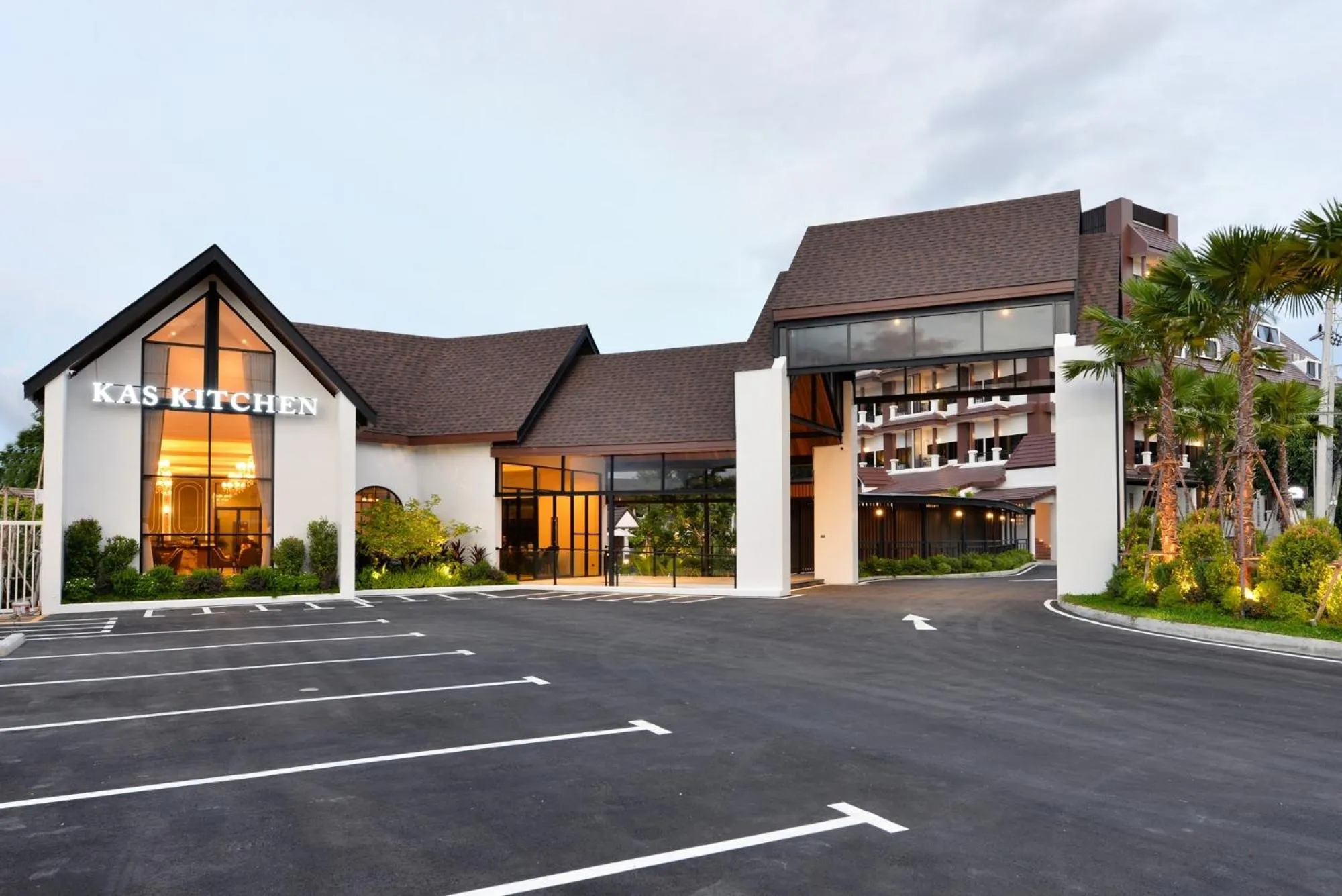 Restaurant/places to eat in Kastel Pattaya Hotel