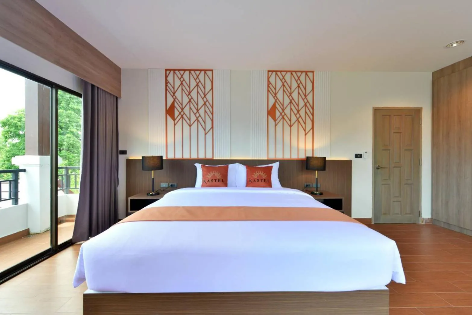 Bedroom, Bed in Kastel Pattaya Hotel