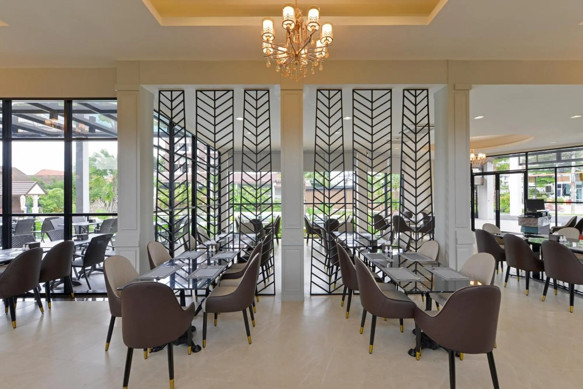 Restaurant/places to eat in Kastel Pattaya Hotel