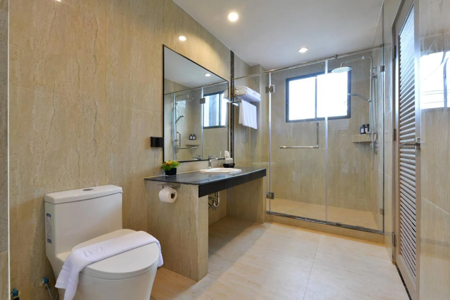 Bathroom in Kastel Pattaya Hotel