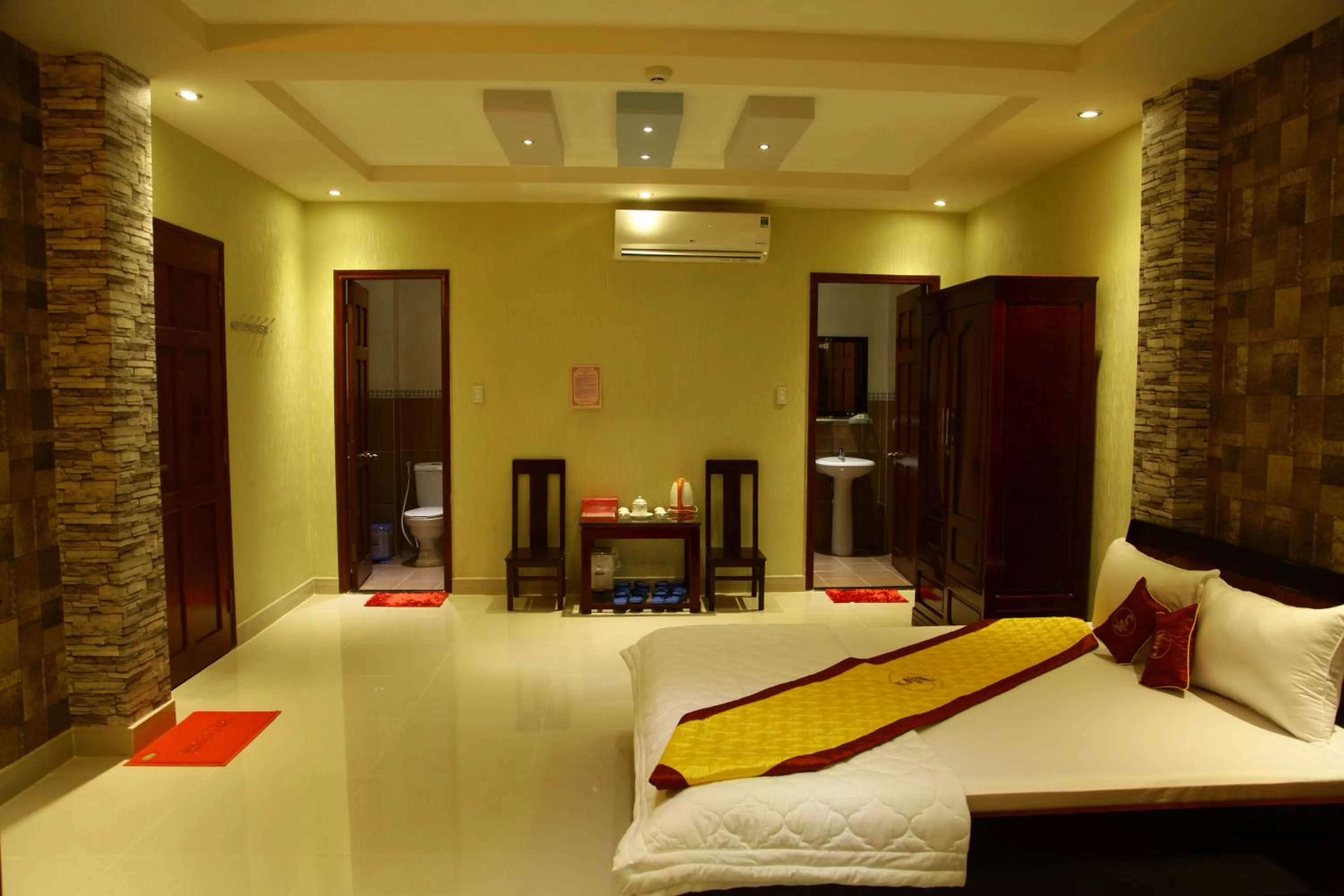 Decorative detail, Bed in Minh Kieu Hotel