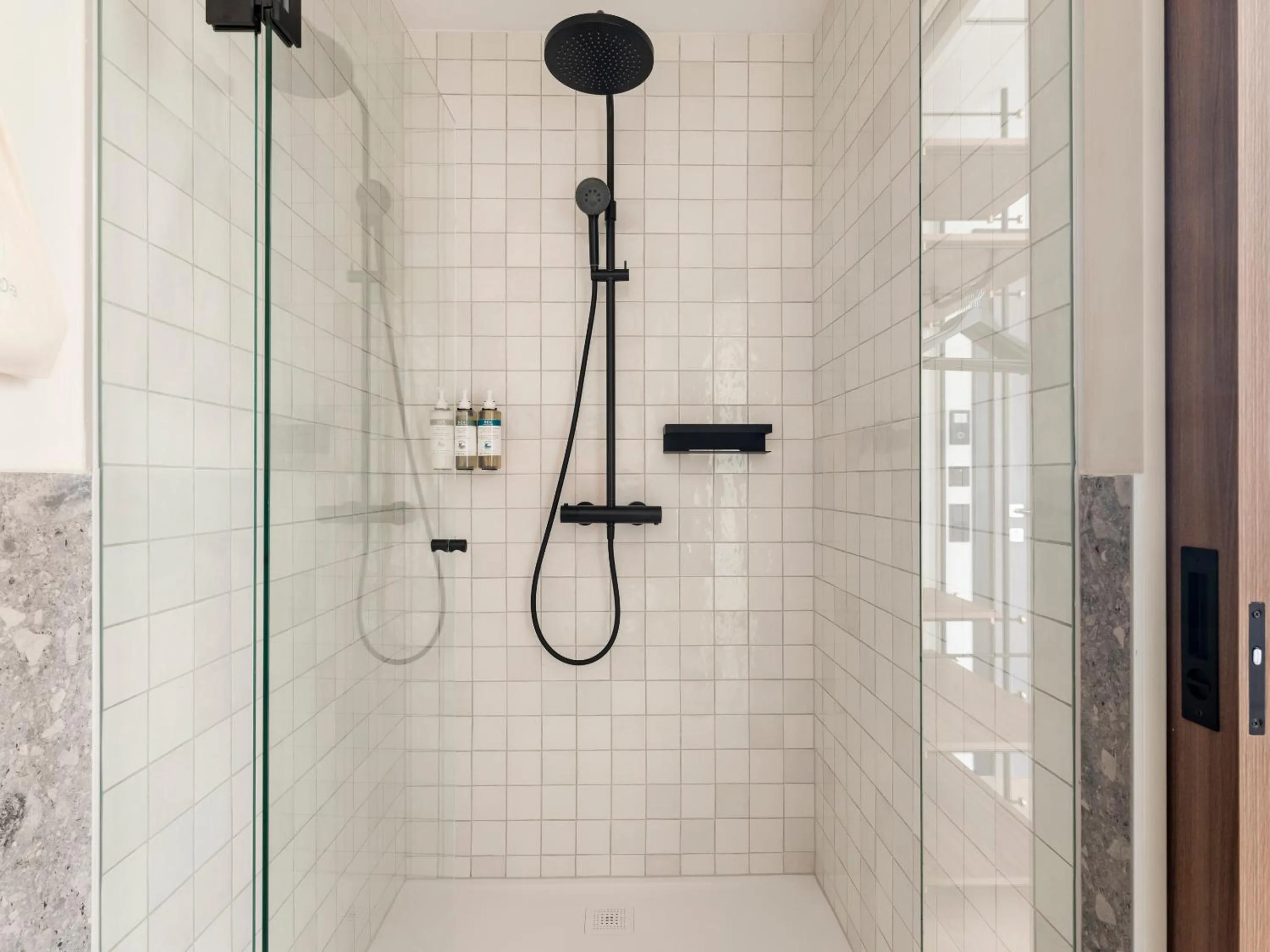 Shower in Numa Salzburg Vogelweider