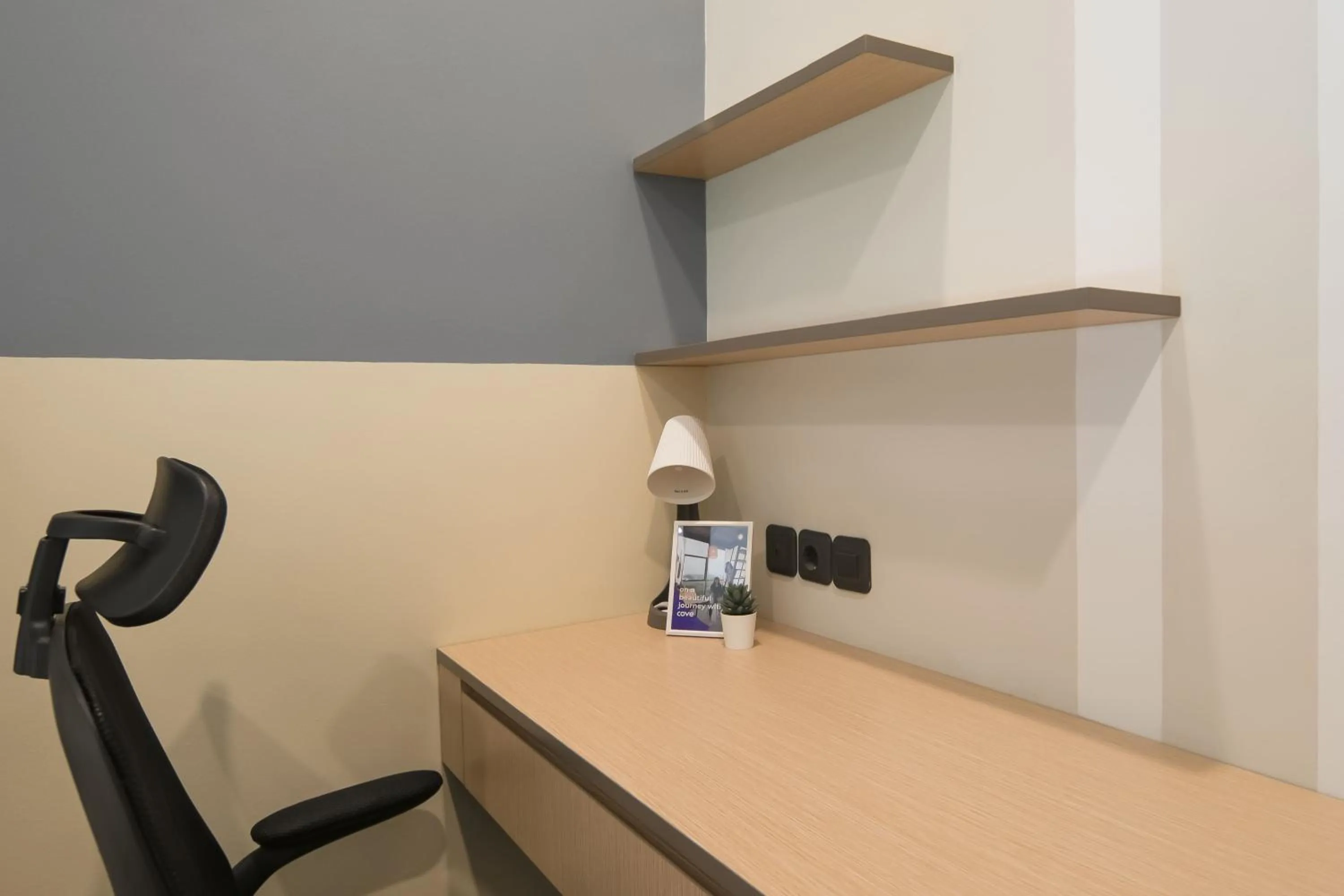 Seating area in Cove Equatoria