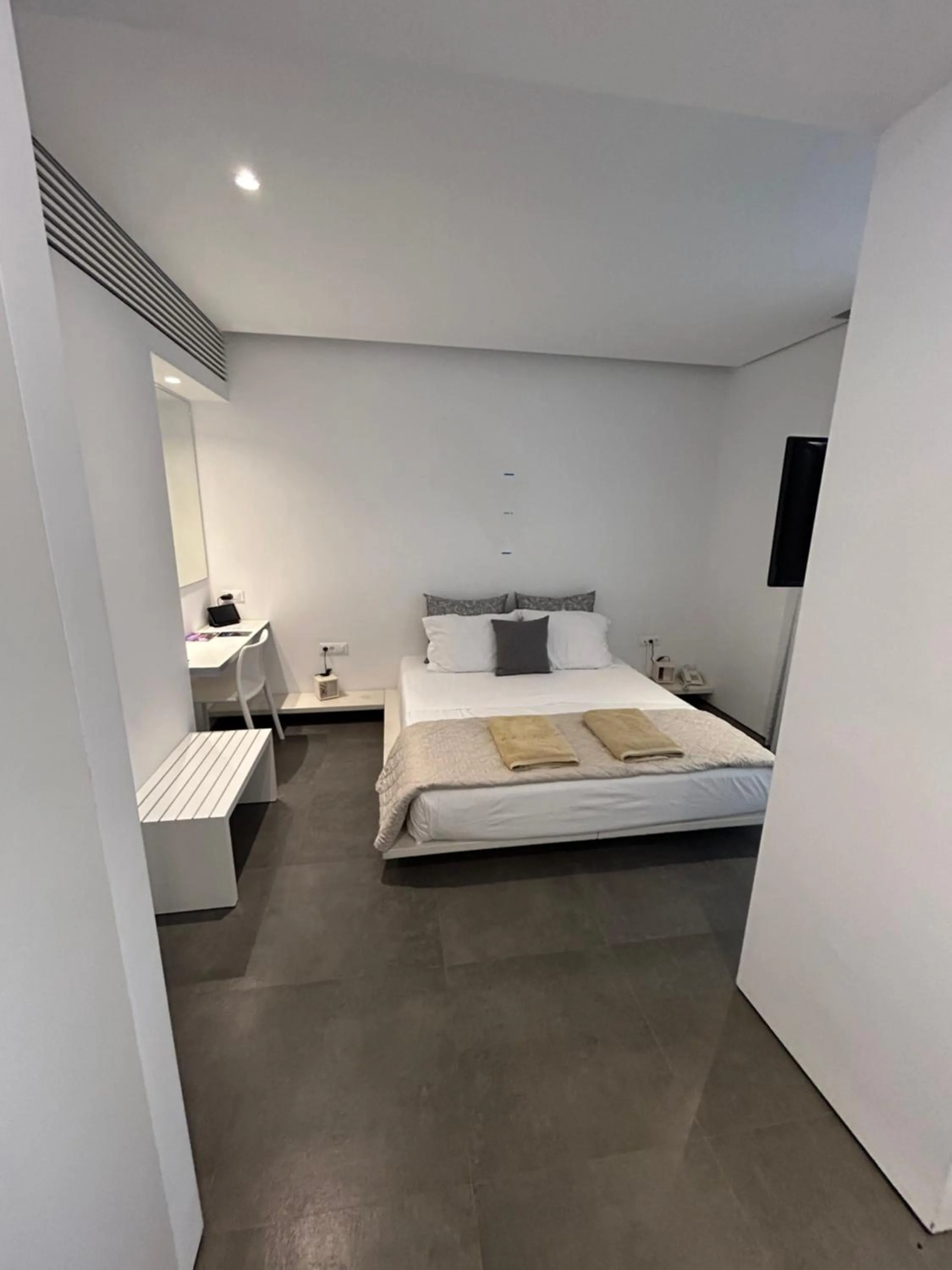 Bedroom, Bed in Relux Ios Hotel