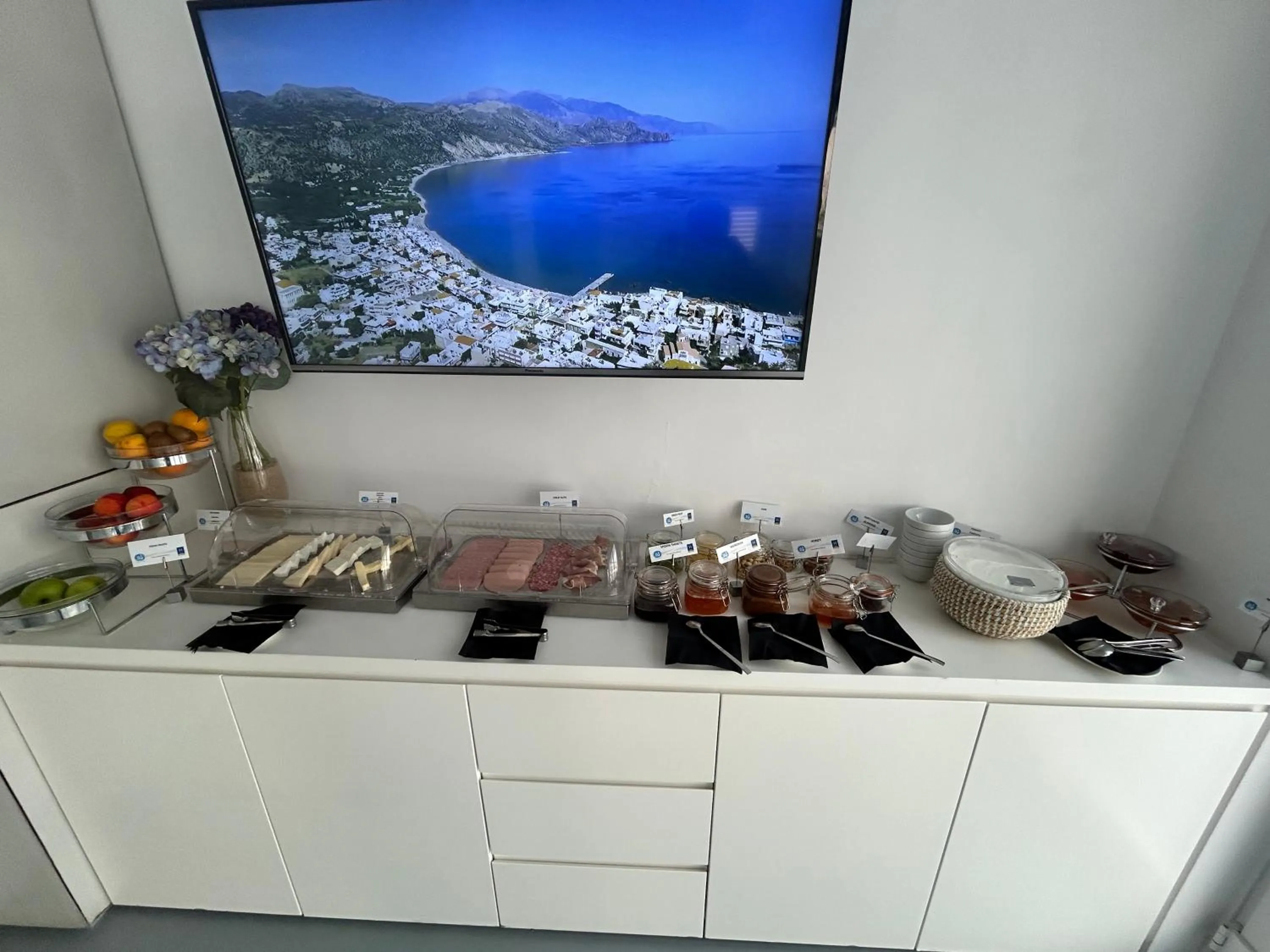 Breakfast in Relux Ios Hotel