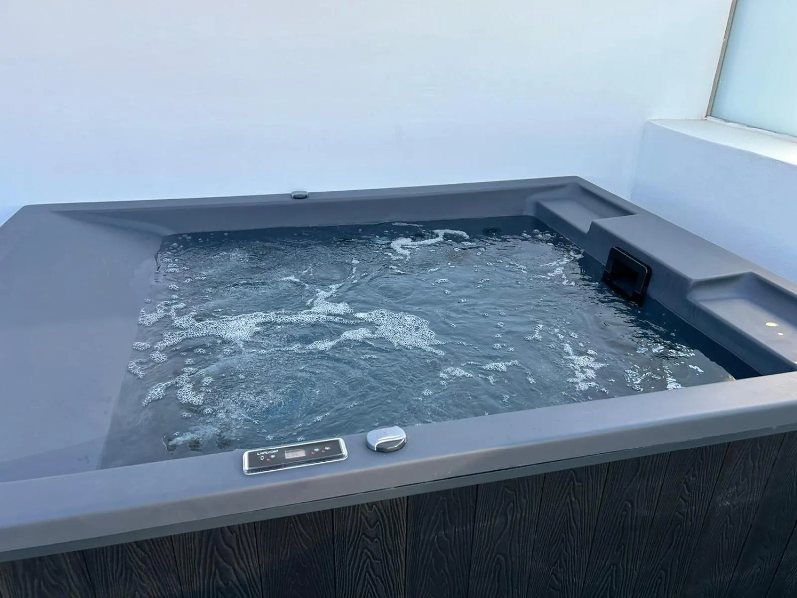 Hot Tub in Relux Ios Hotel