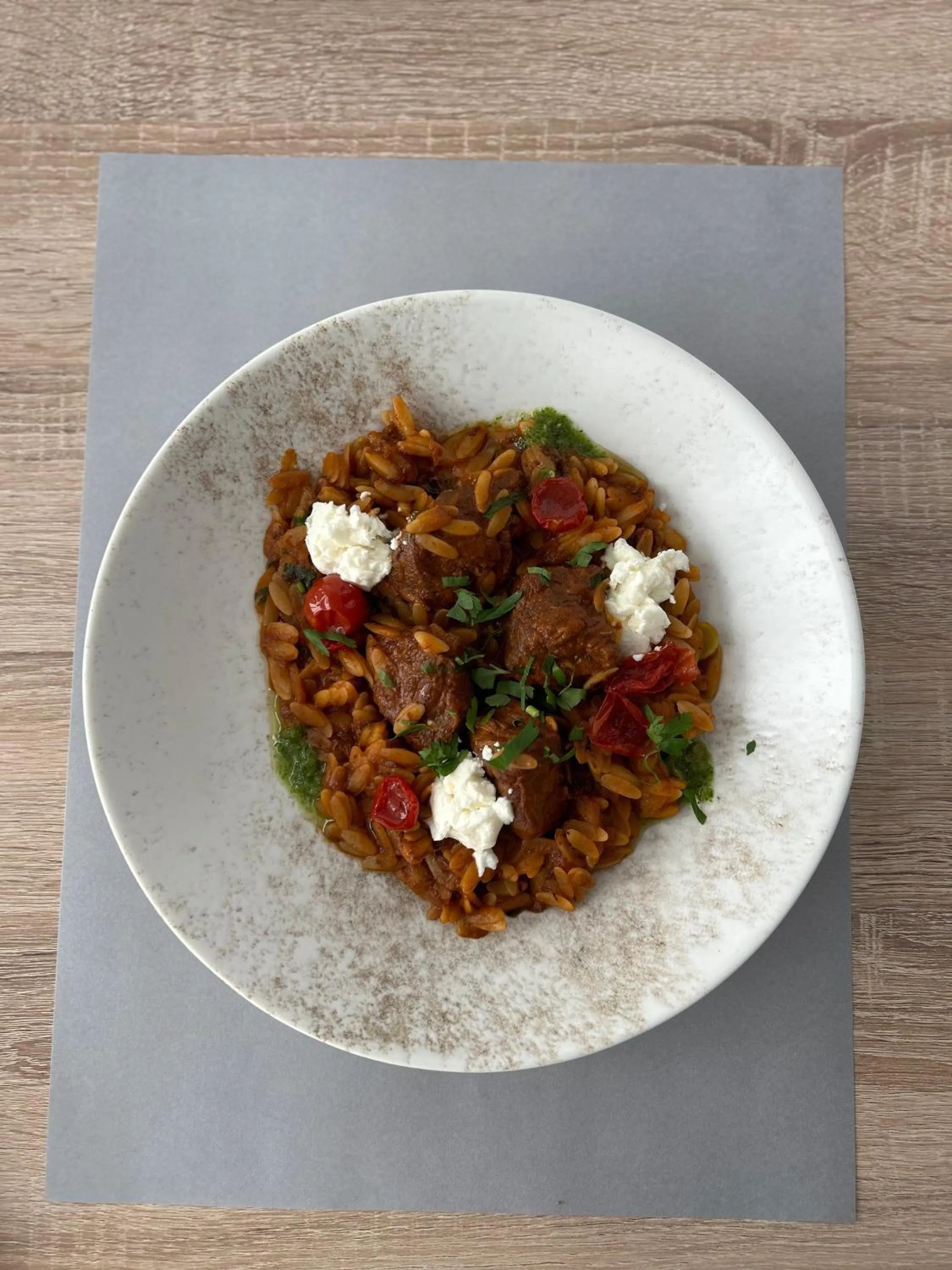 Restaurant/places to eat in Relux Ios Hotel