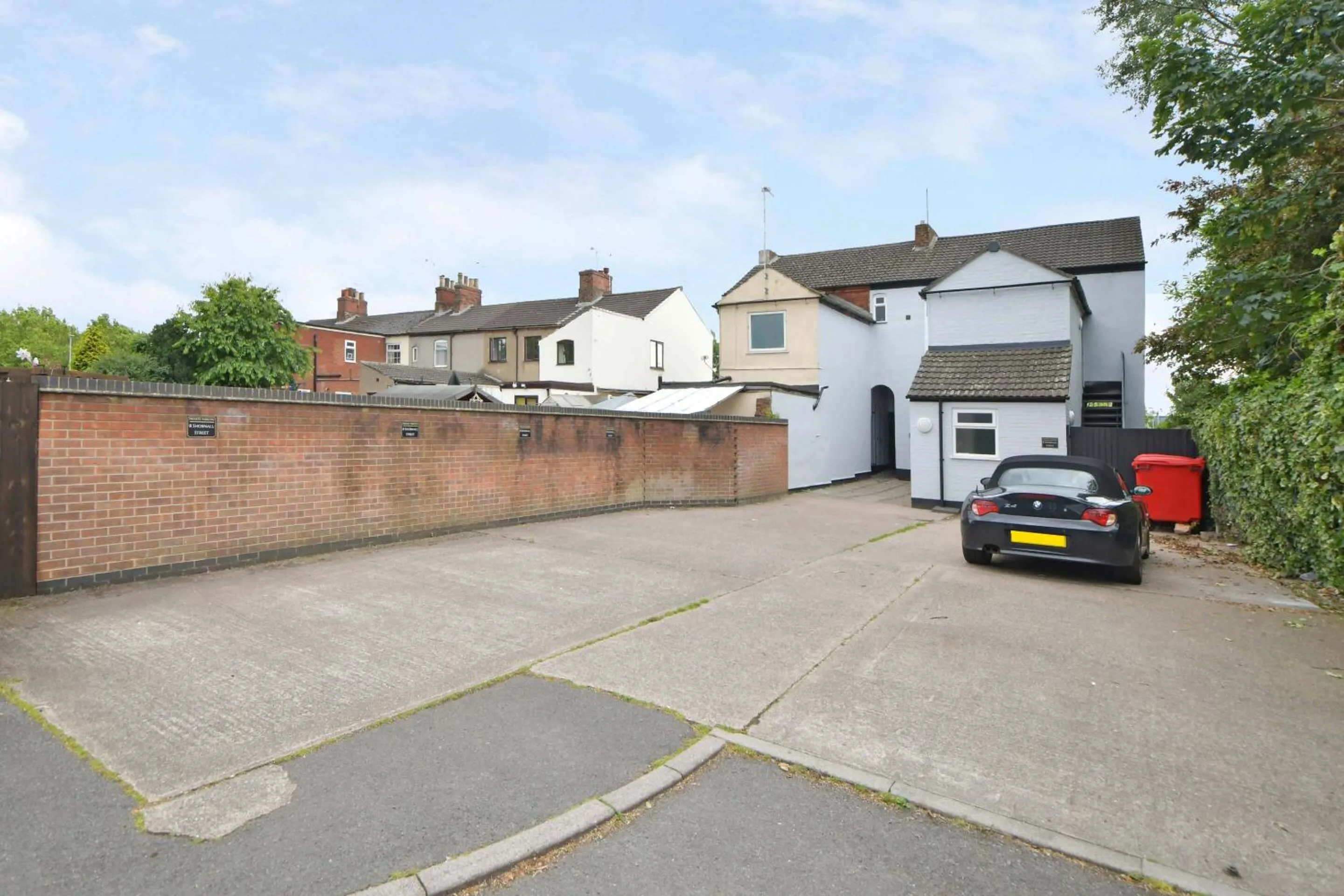 Property building in Stay at Shobnall Road Rooms and Studios Burton