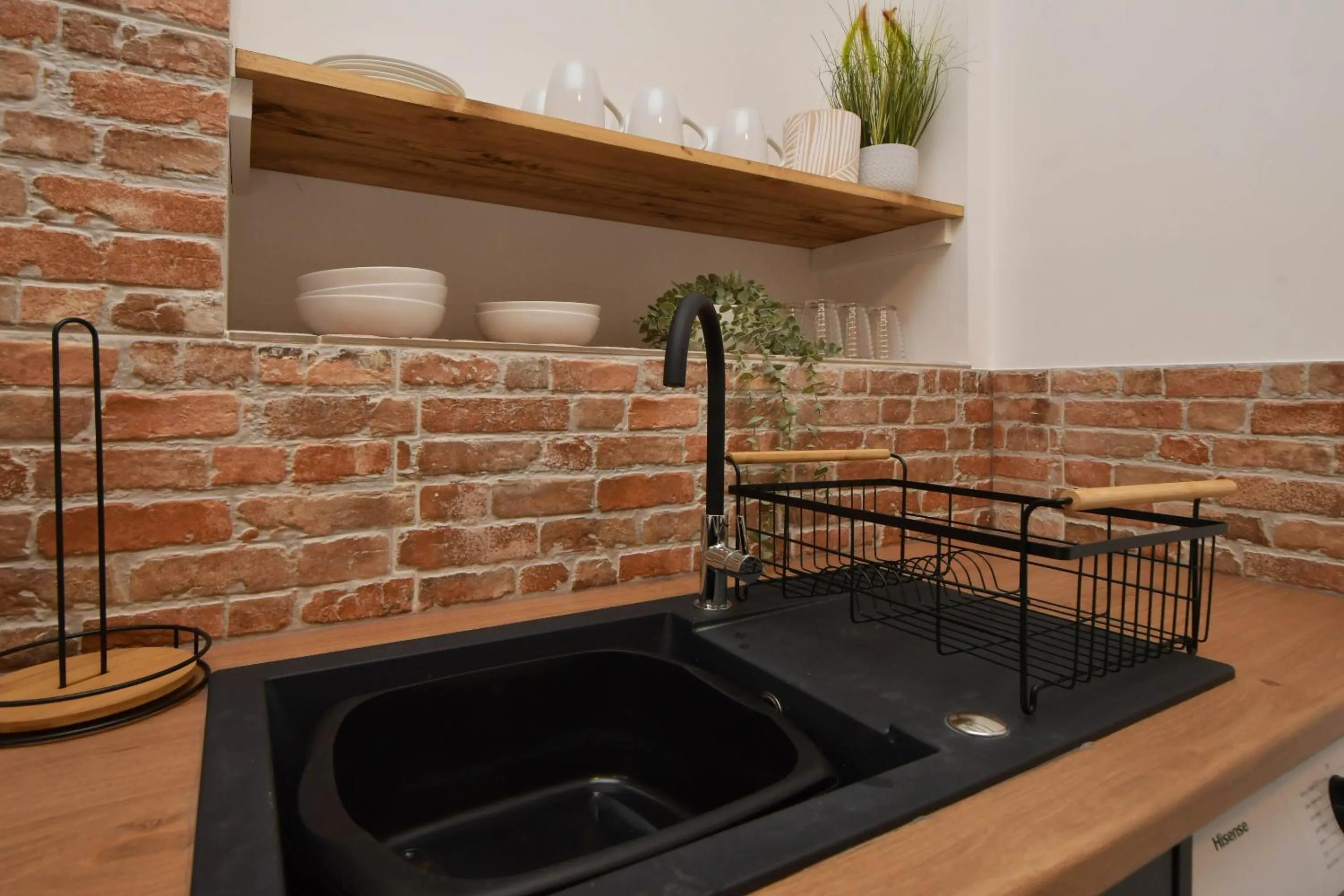 Kitchen or kitchenette in Stay at Shobnall Road Rooms and Studios Burton