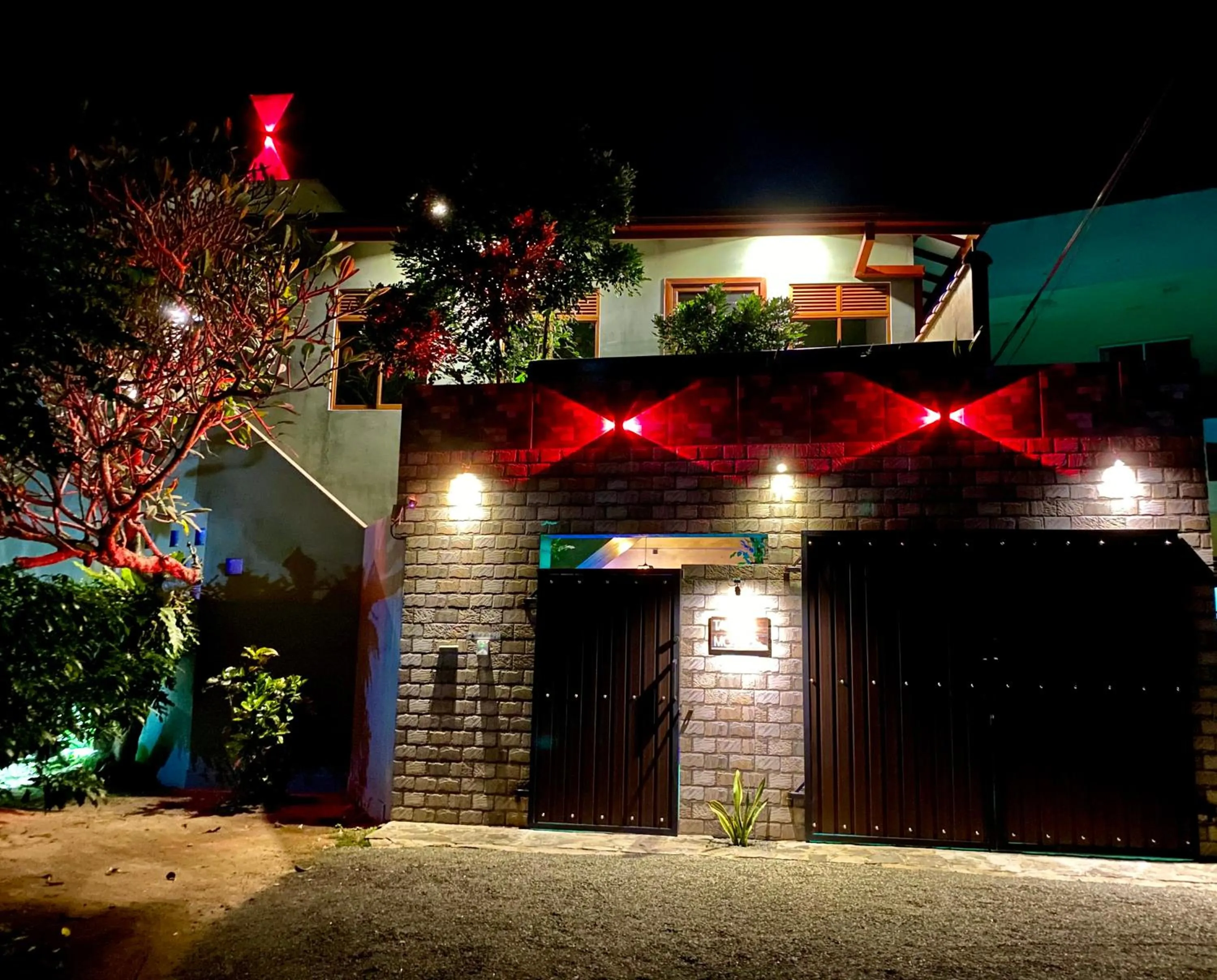 Property building in Tamara Motels