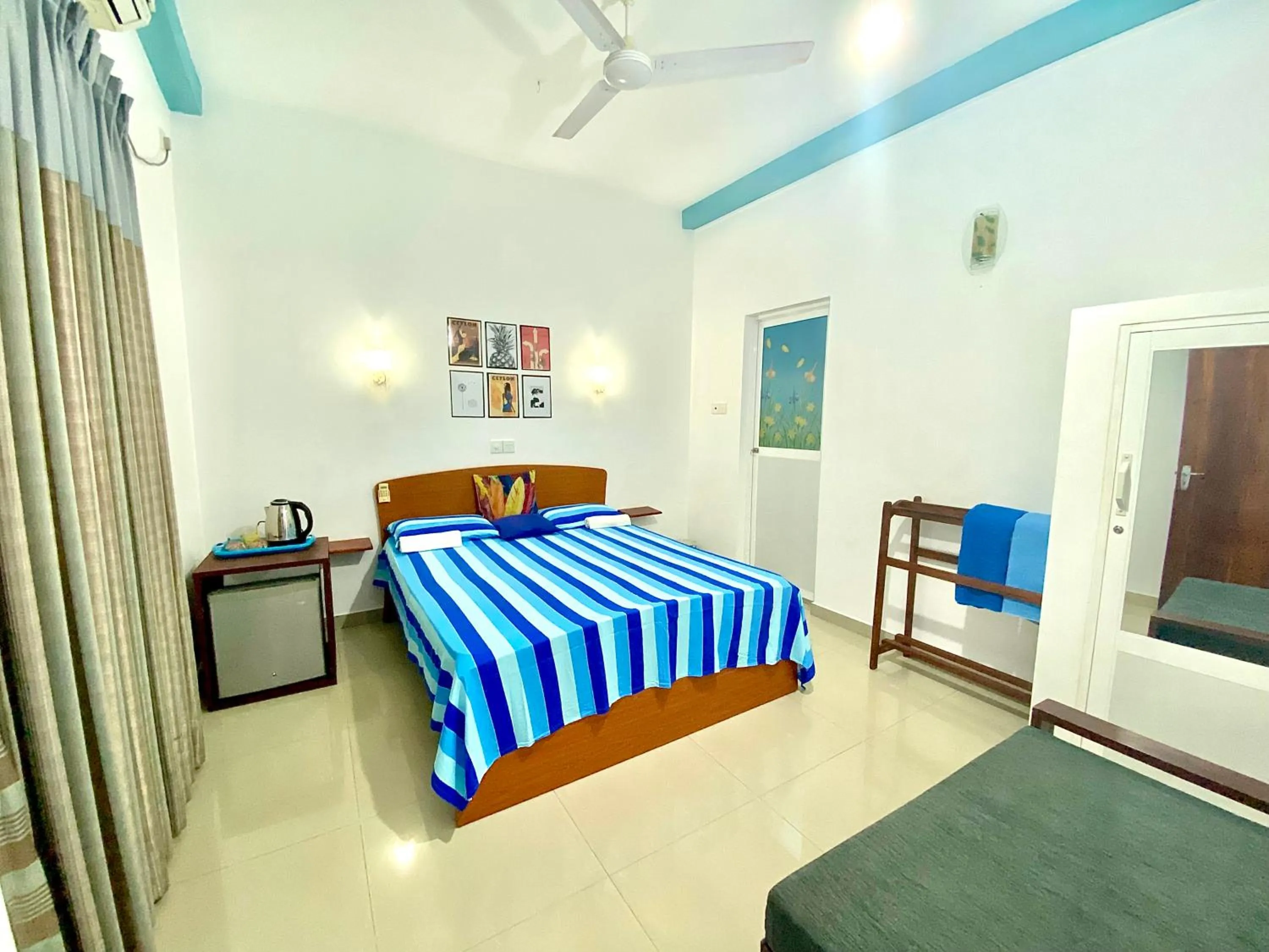 Photo of the whole room, Bed in Tamara Motels