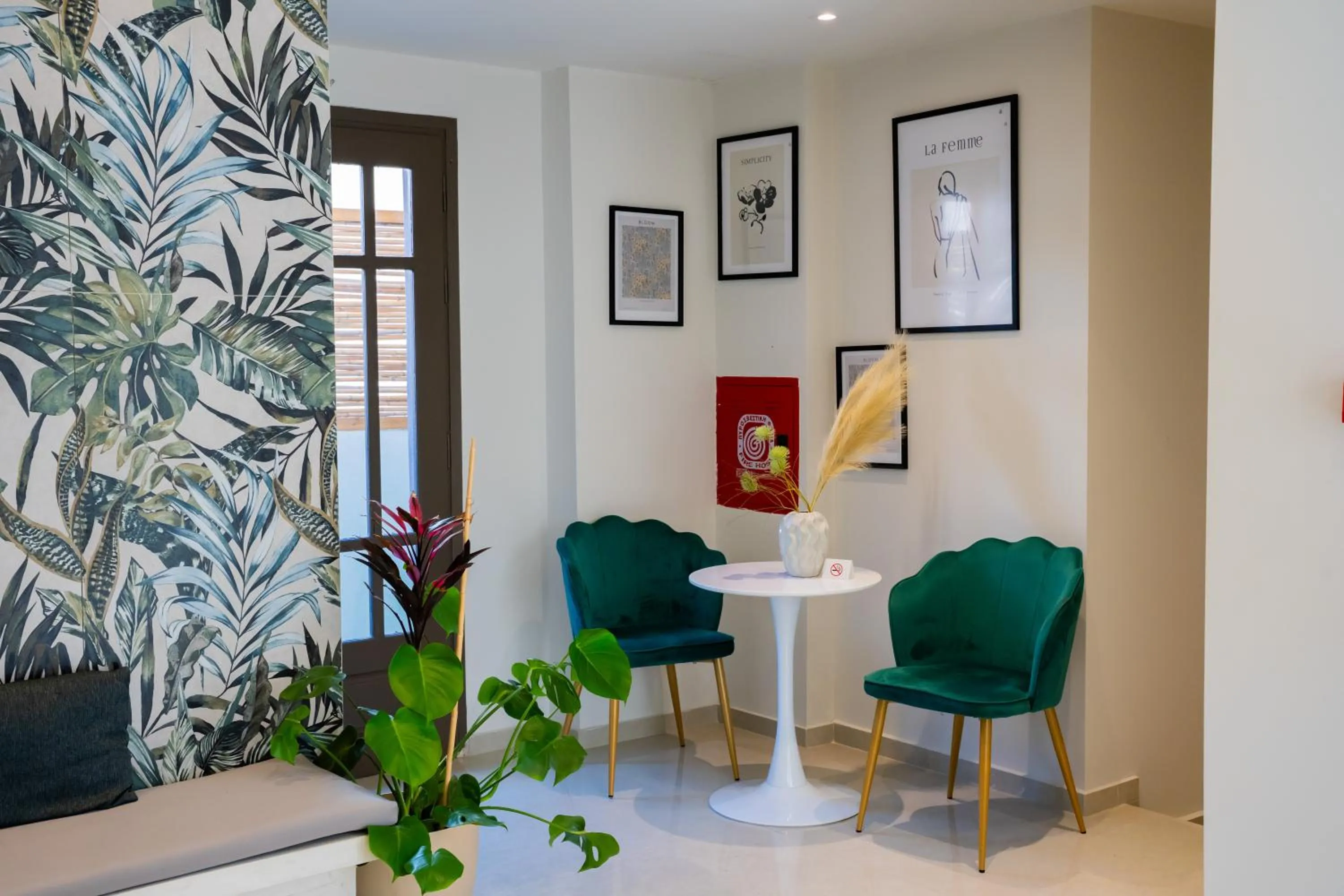 Lunar Hotel Modern Boutique