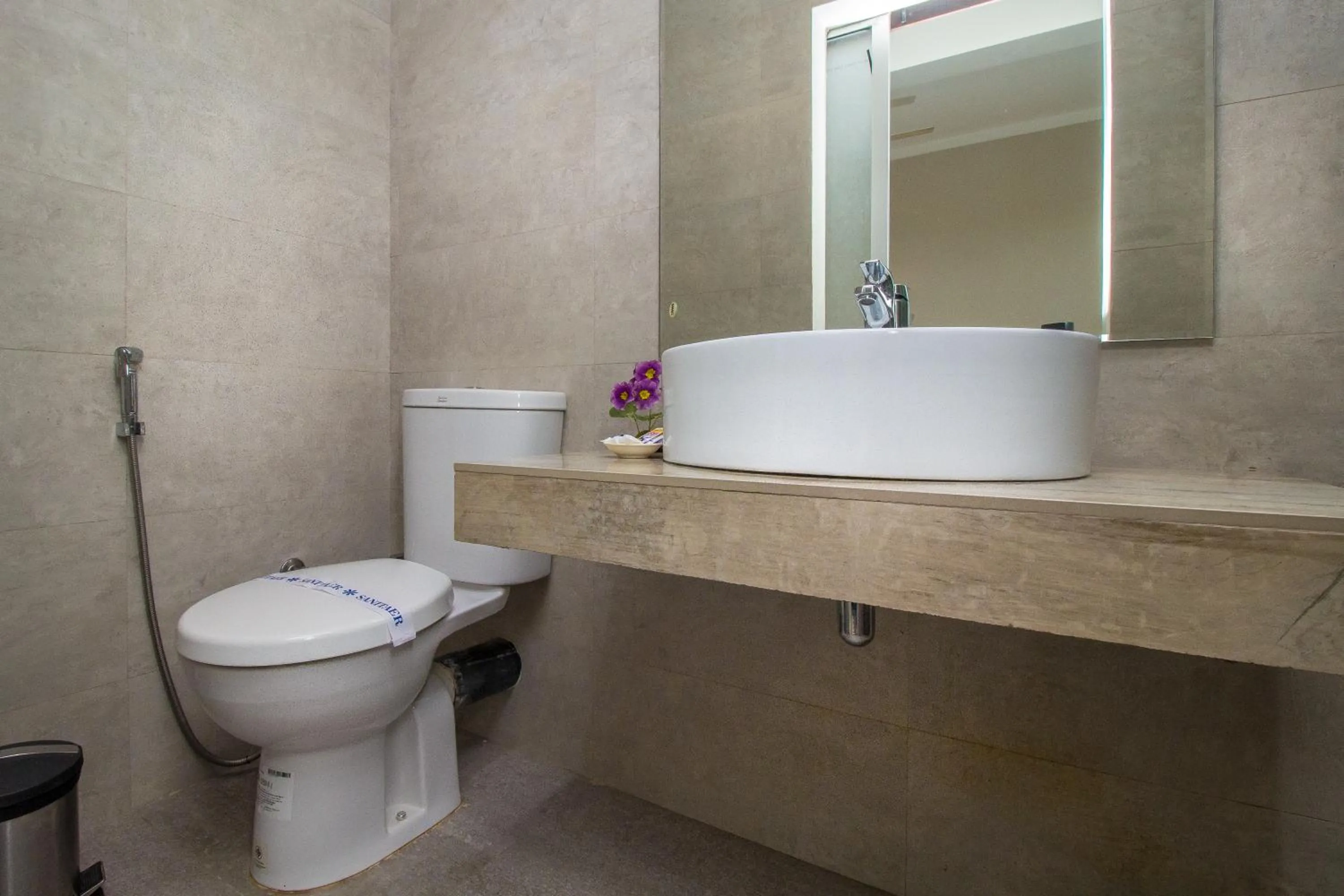 Toilet in Sevana City Hotel